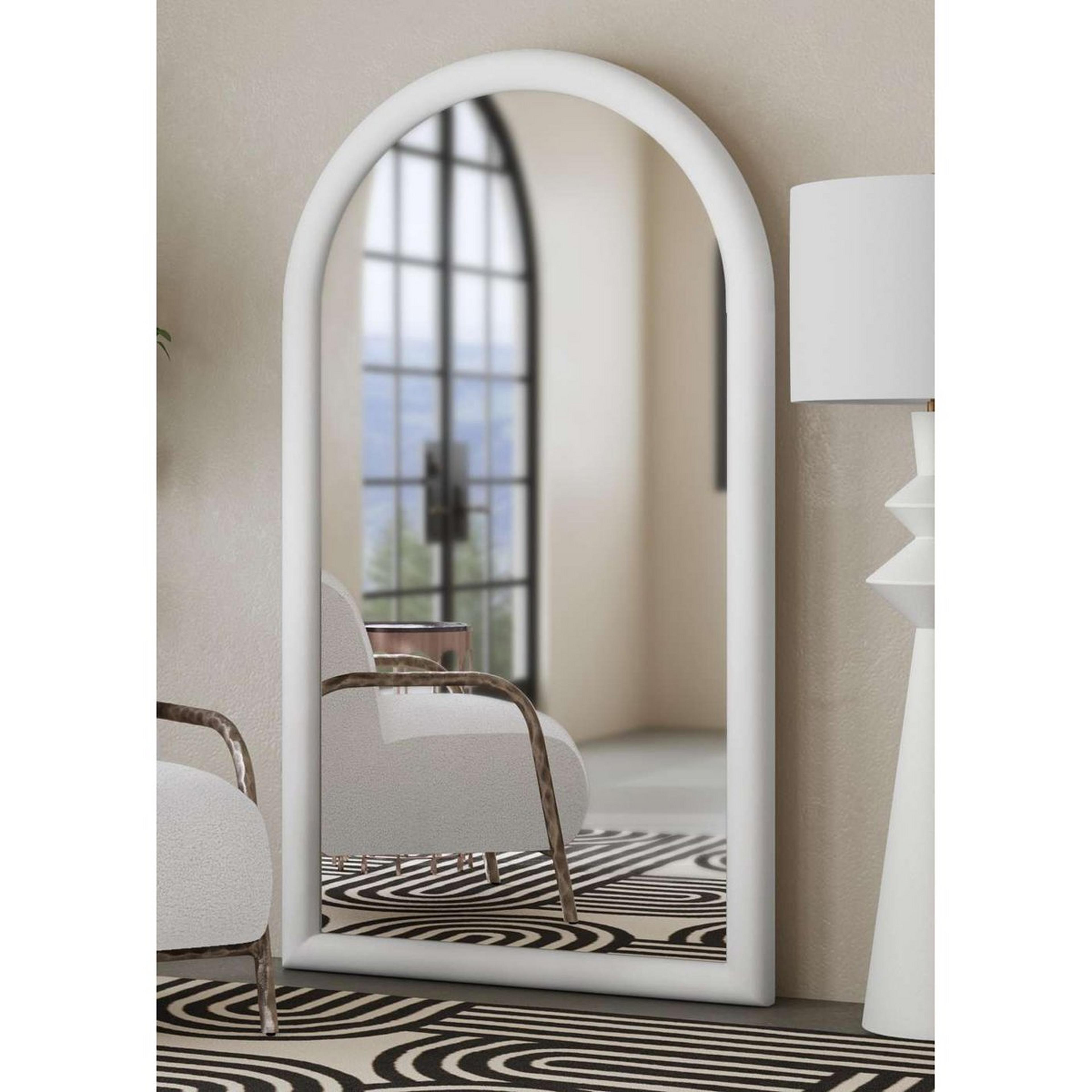 A Wish Mirror with undefined color