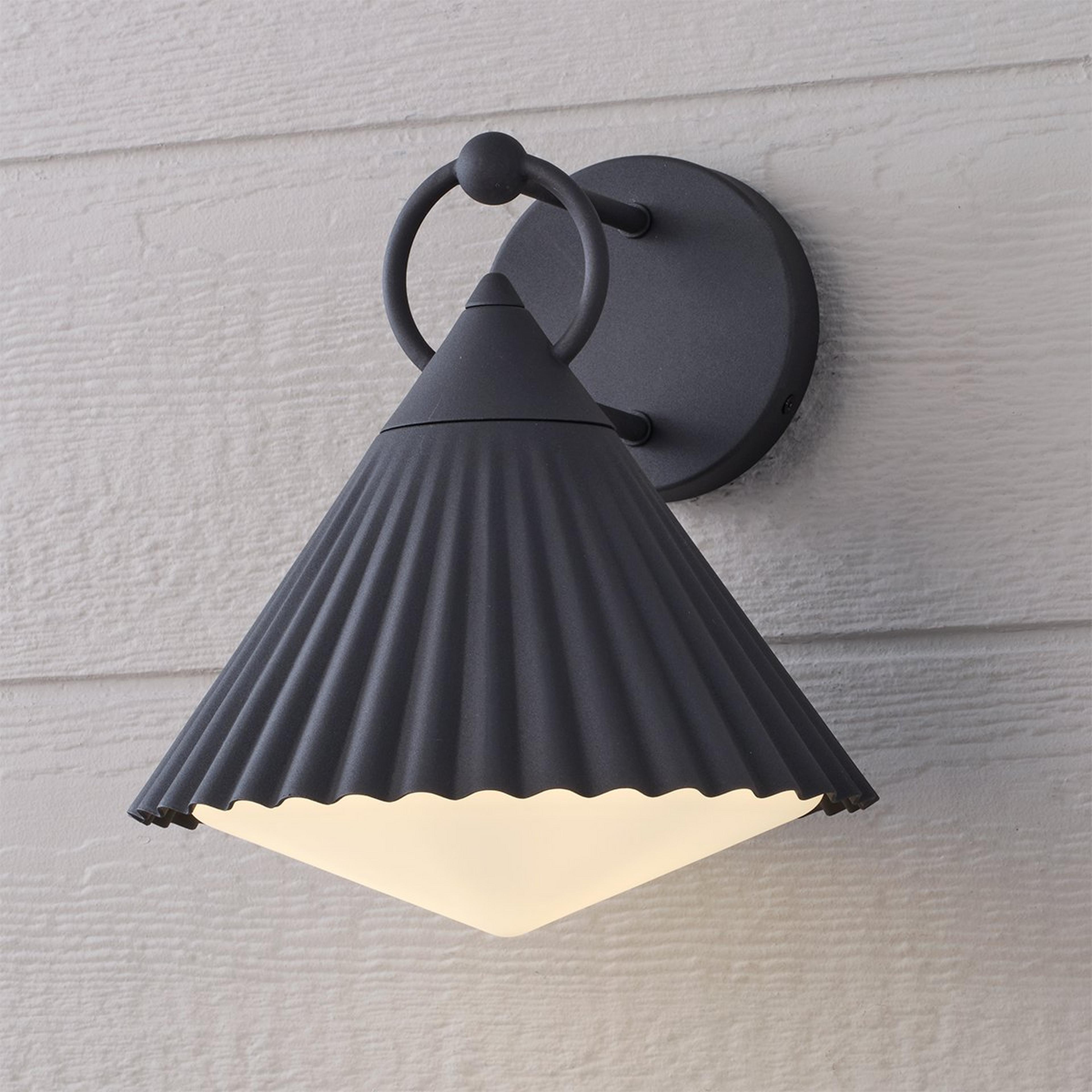 A Pointed Pleat Outdoor Wall Sconce with Black / White Glass color