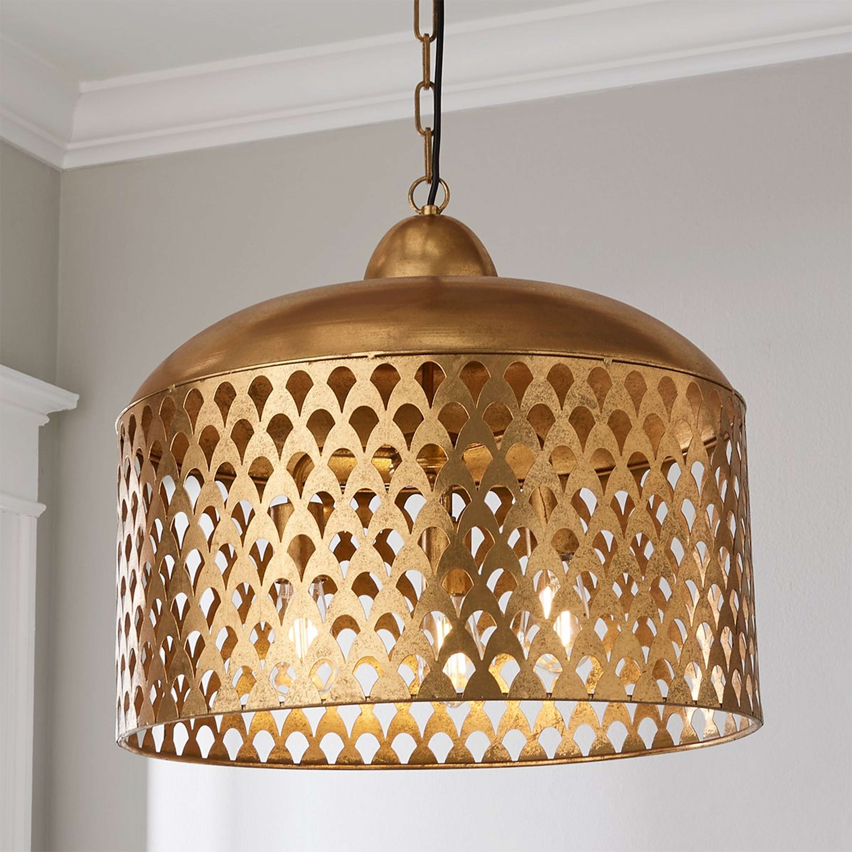 A Fan Screen Metal Pendant with Aged Gold color