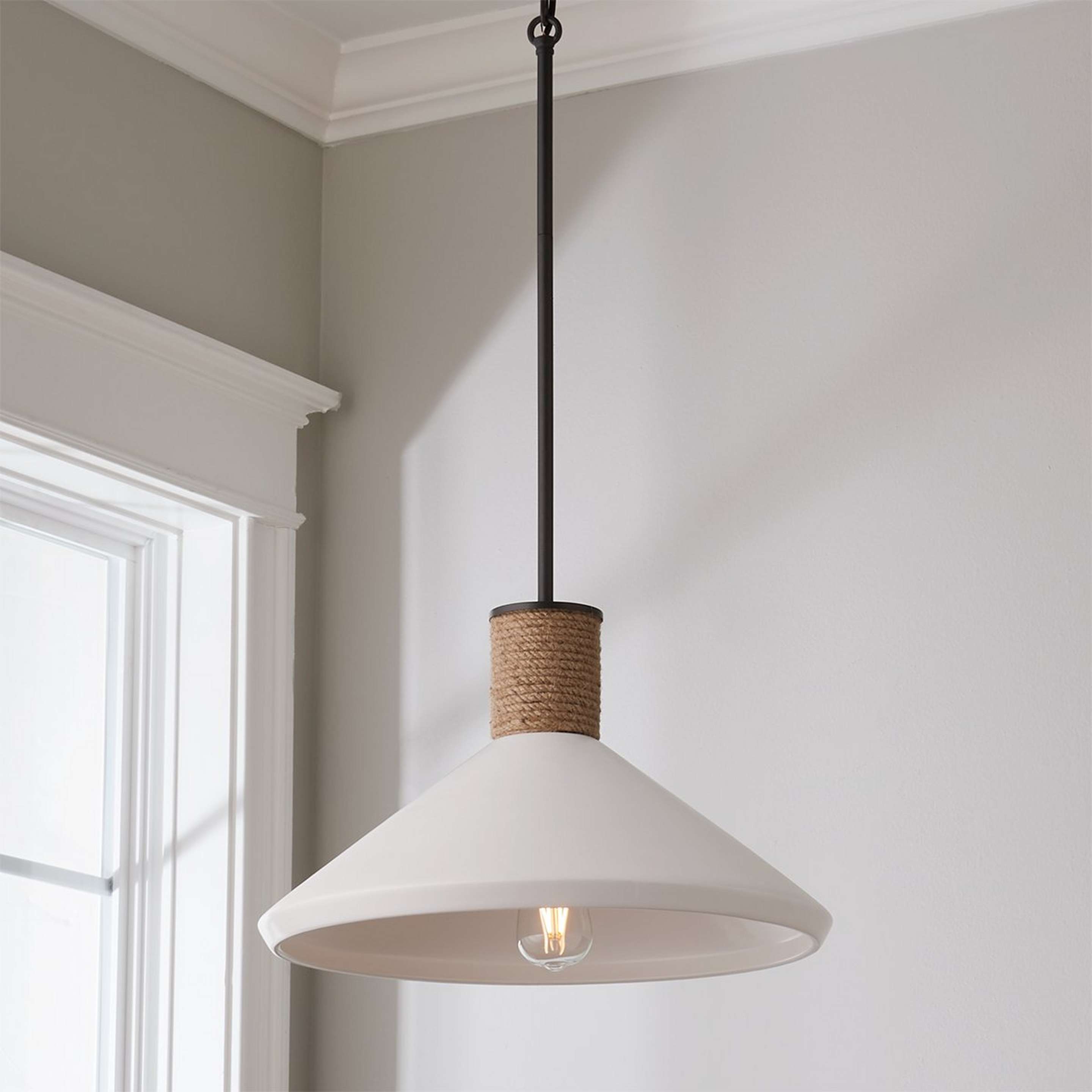 A Myriad Pendant - Funnel with Black / Ivory / Rope color