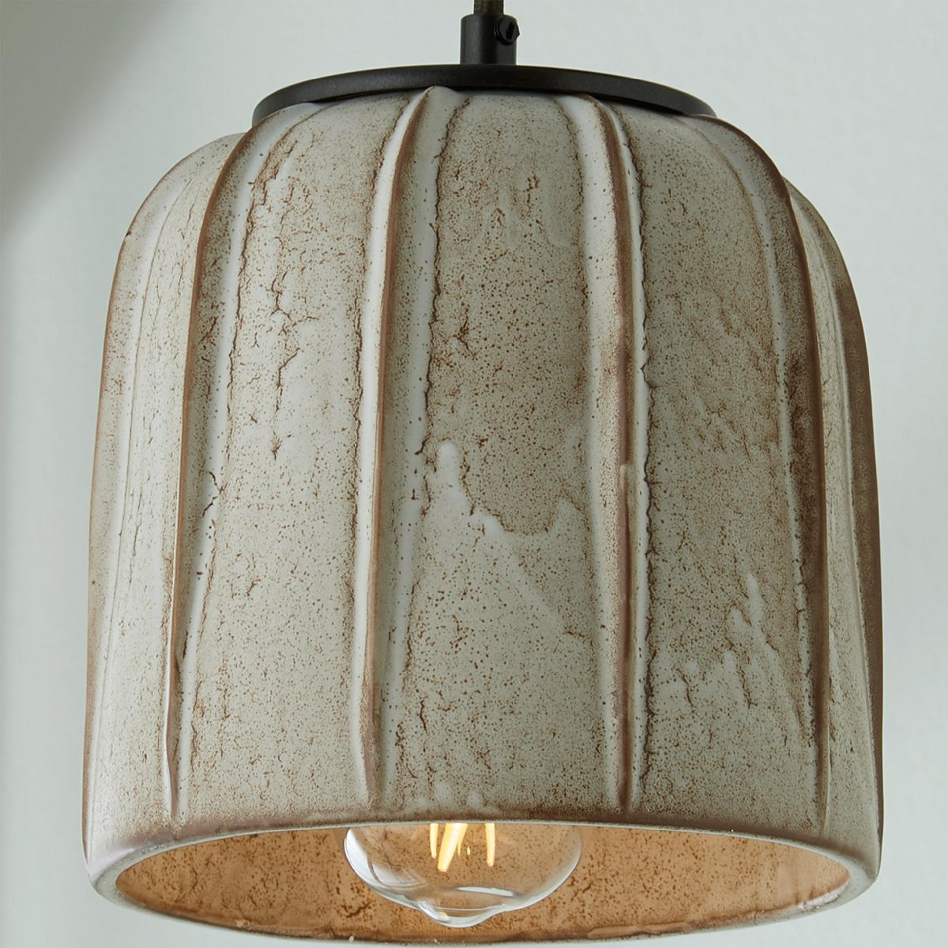 Distressed Cream Ridged Pot | Shades of Light
