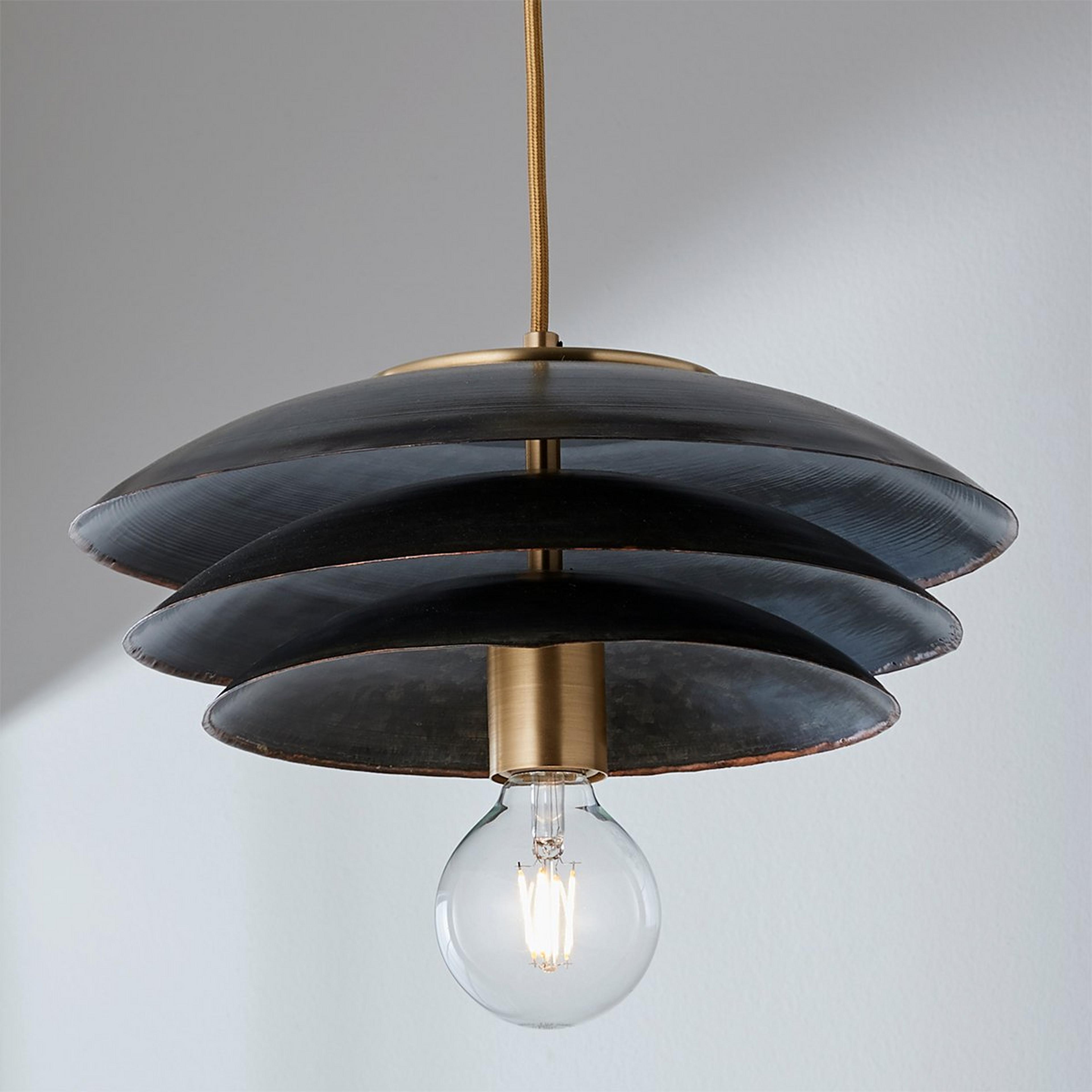 A Graduated Galvanized Pendant with Gold / Galvanized / Brass color