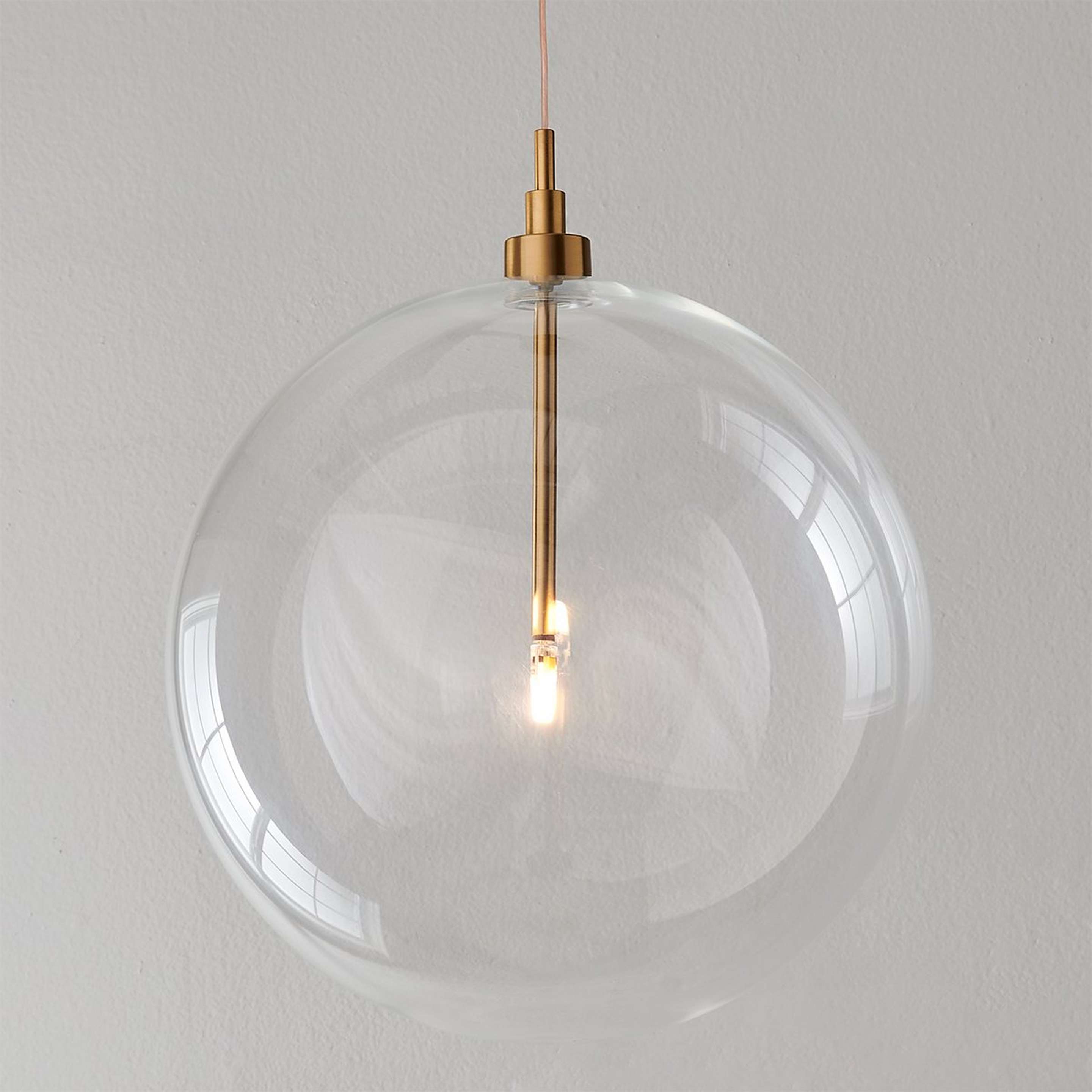 A Dream Bubble Hand-Blown Globe Pendant with Brass / Clear Glass color