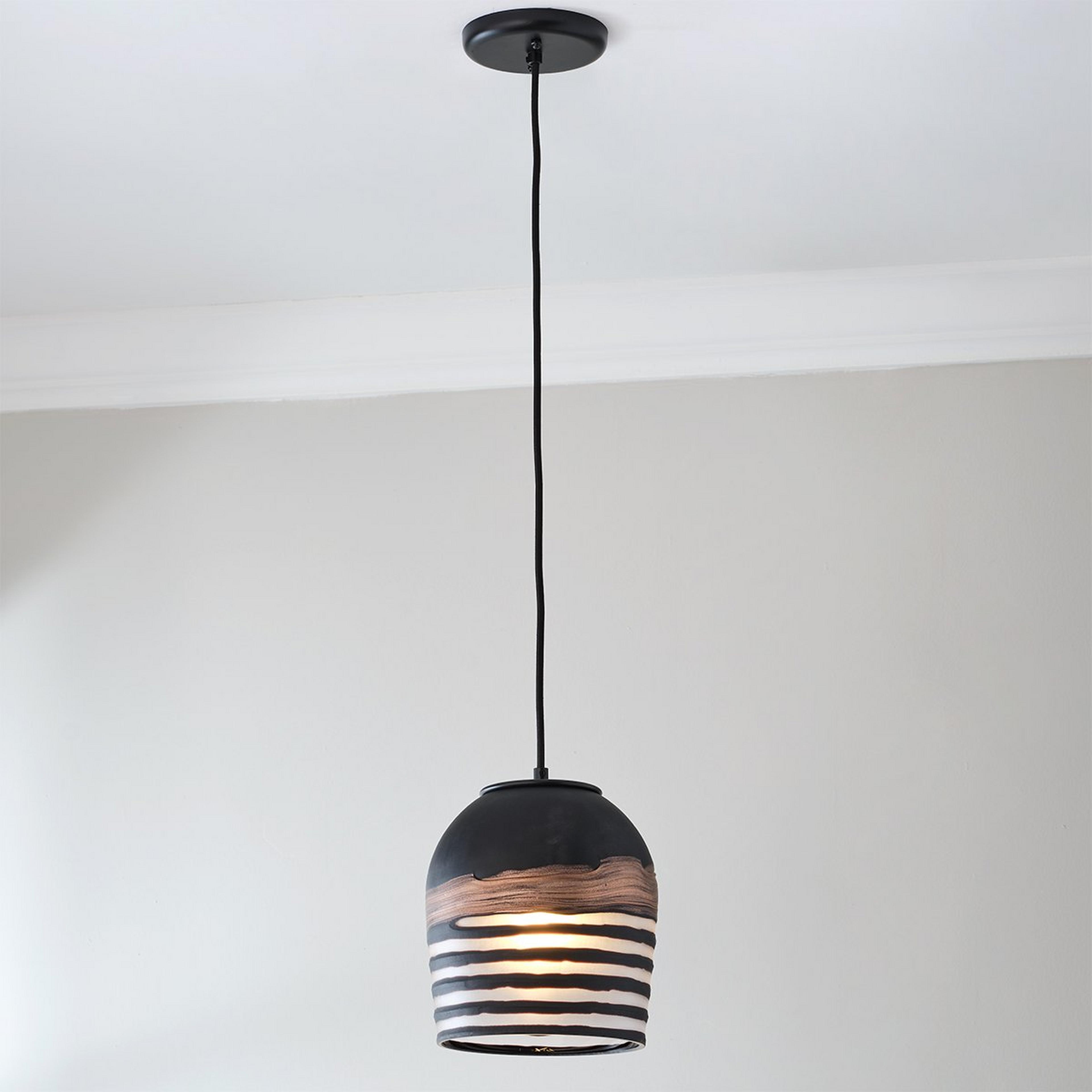 A Linea Noire Pendant - Small with Black color