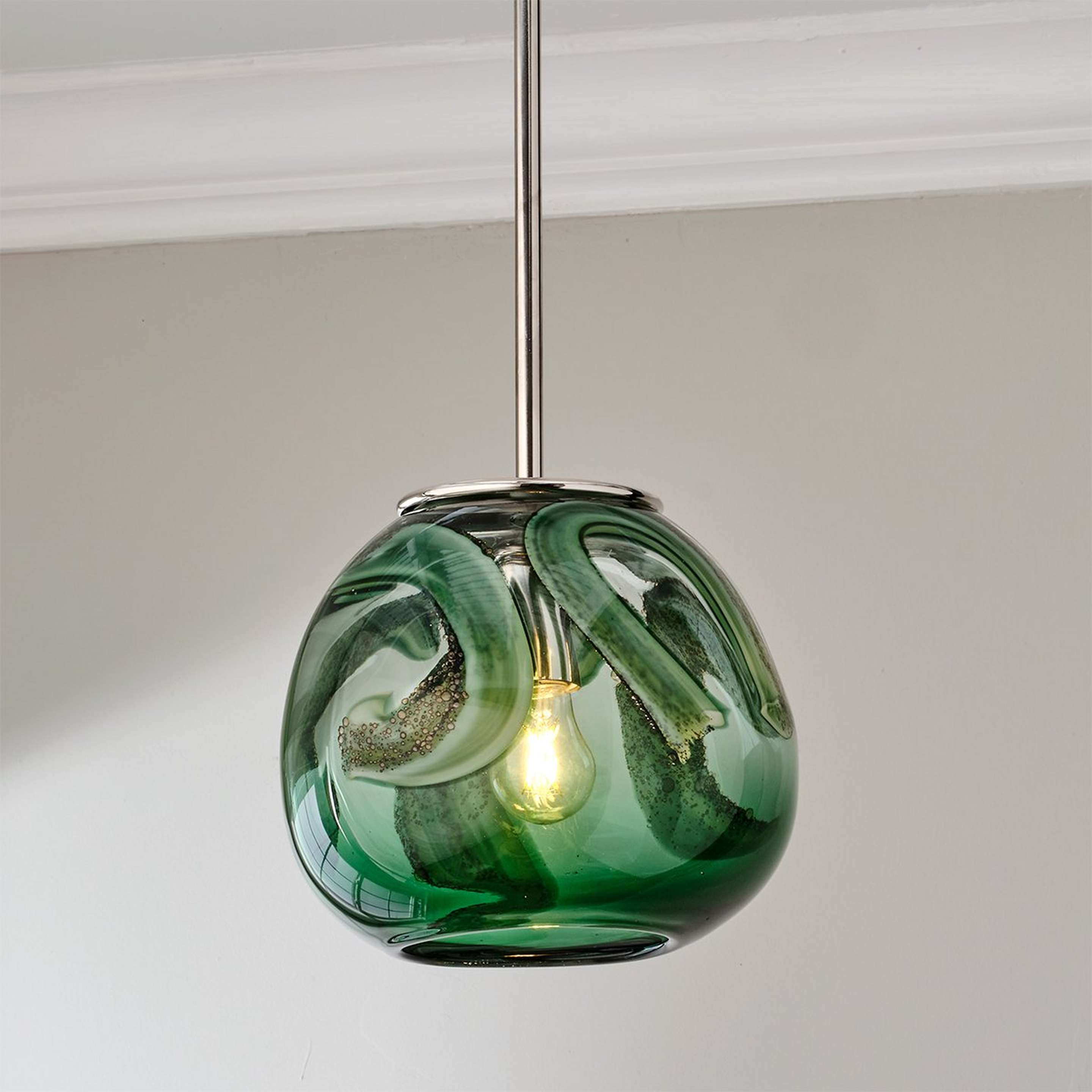 A Tiamat Pearl Pendant with Polished Nickel / Green color
