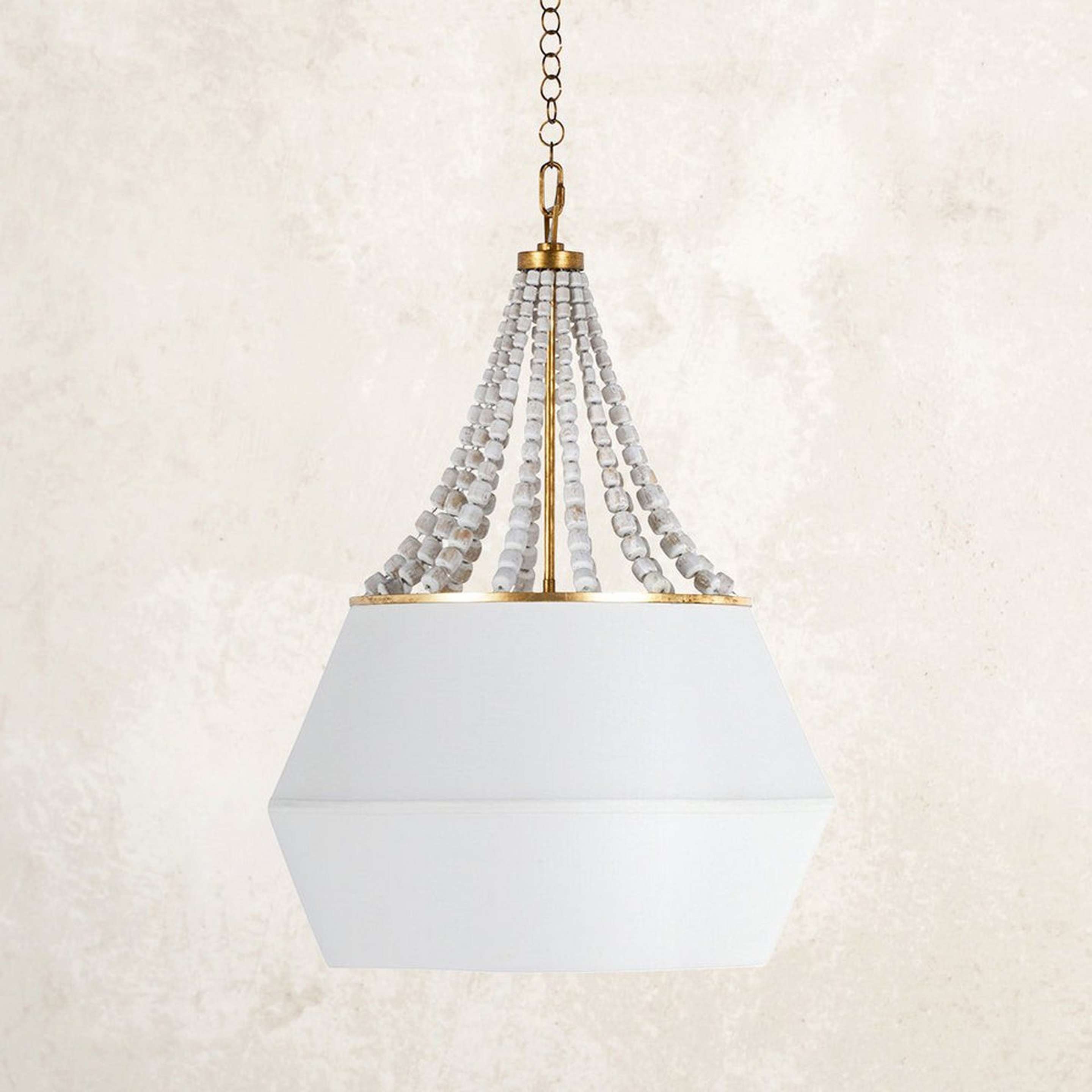 A Beale Pendant with Aged Gold / White color