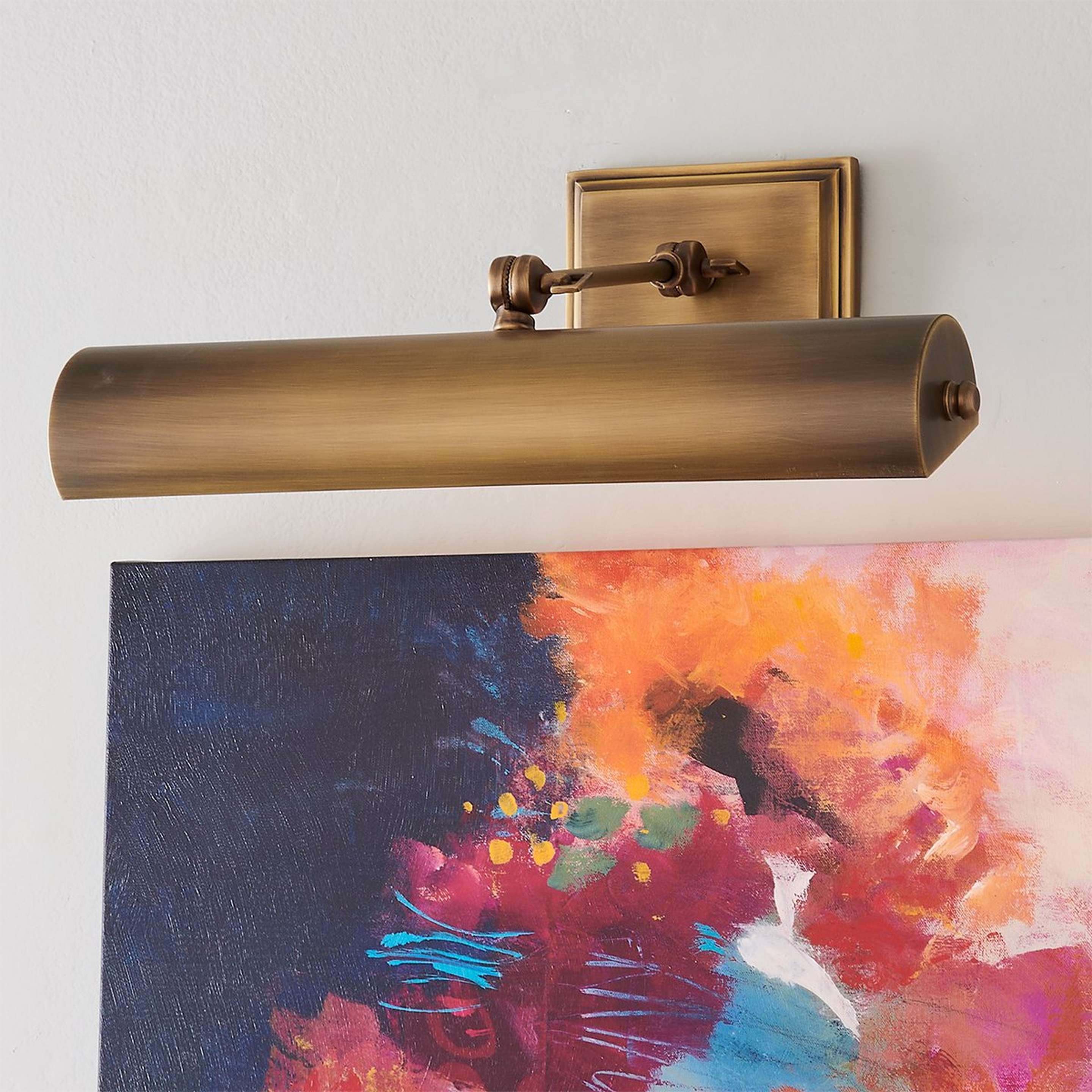 A 16" Incandescence Traditional Picture Light with Antique Brass color