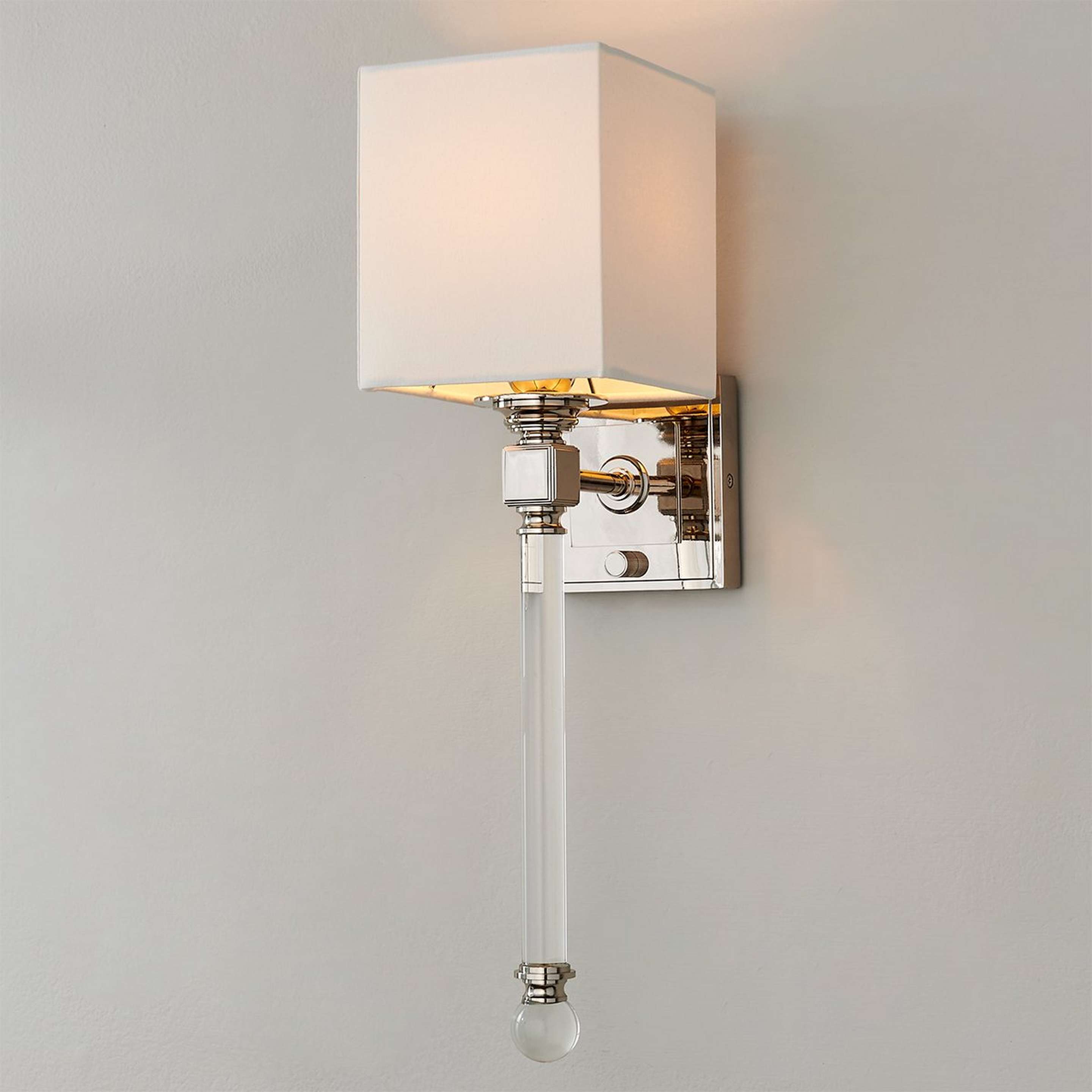 Chic Sophisticate Crystal torch Sconce