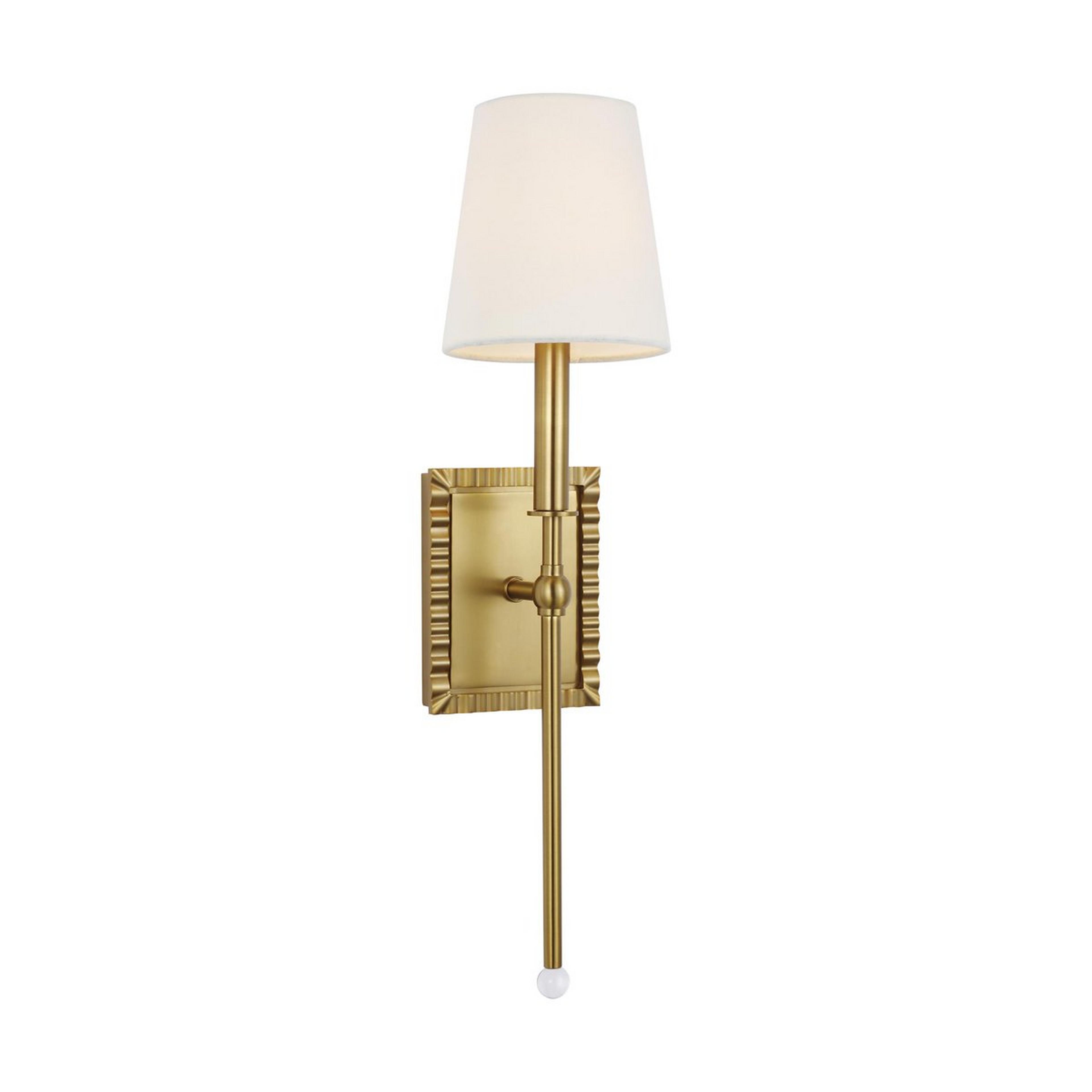 A Ripple Edge Sconce with Brushed Brass color