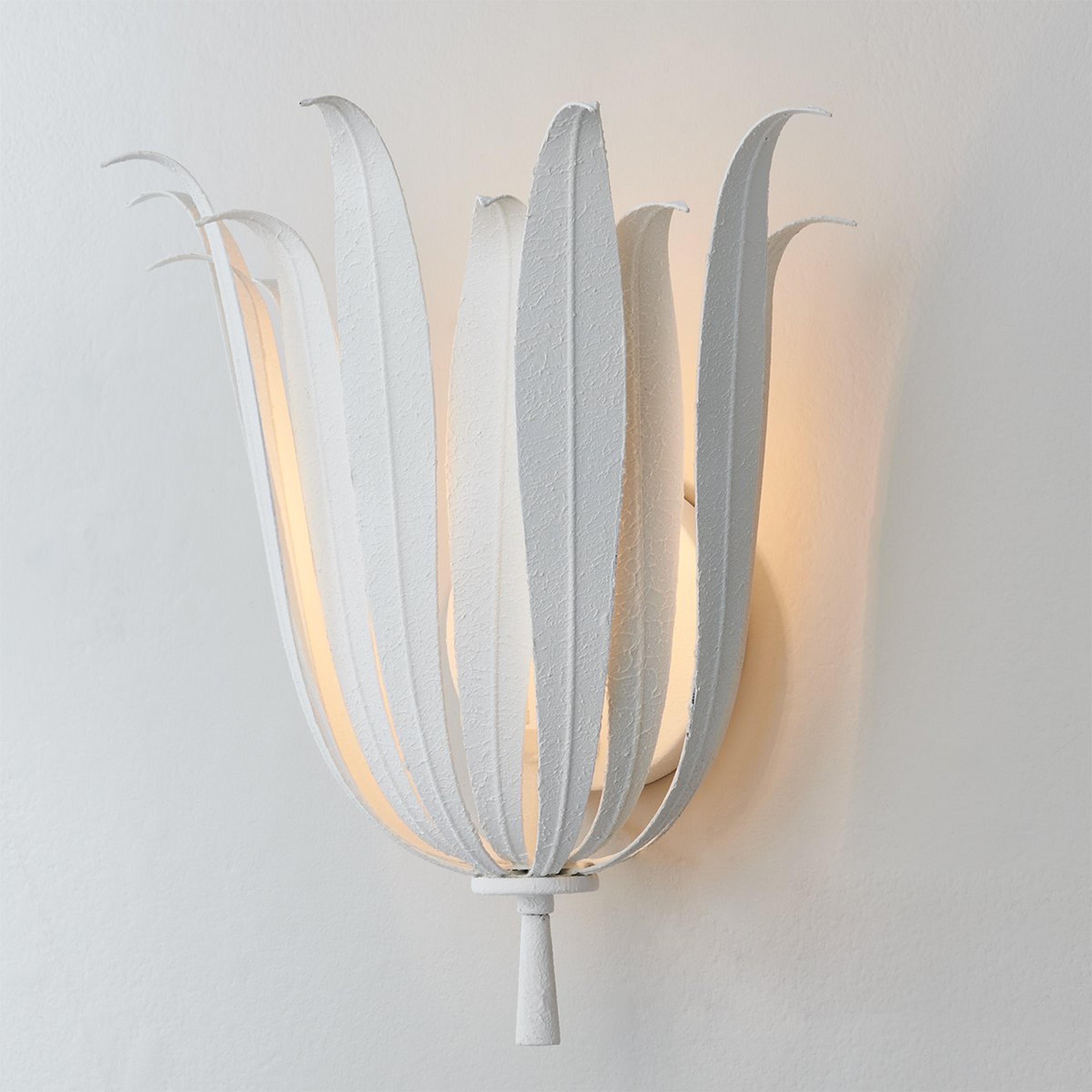 A Vicenzio Leaf Sconce with Textured White color