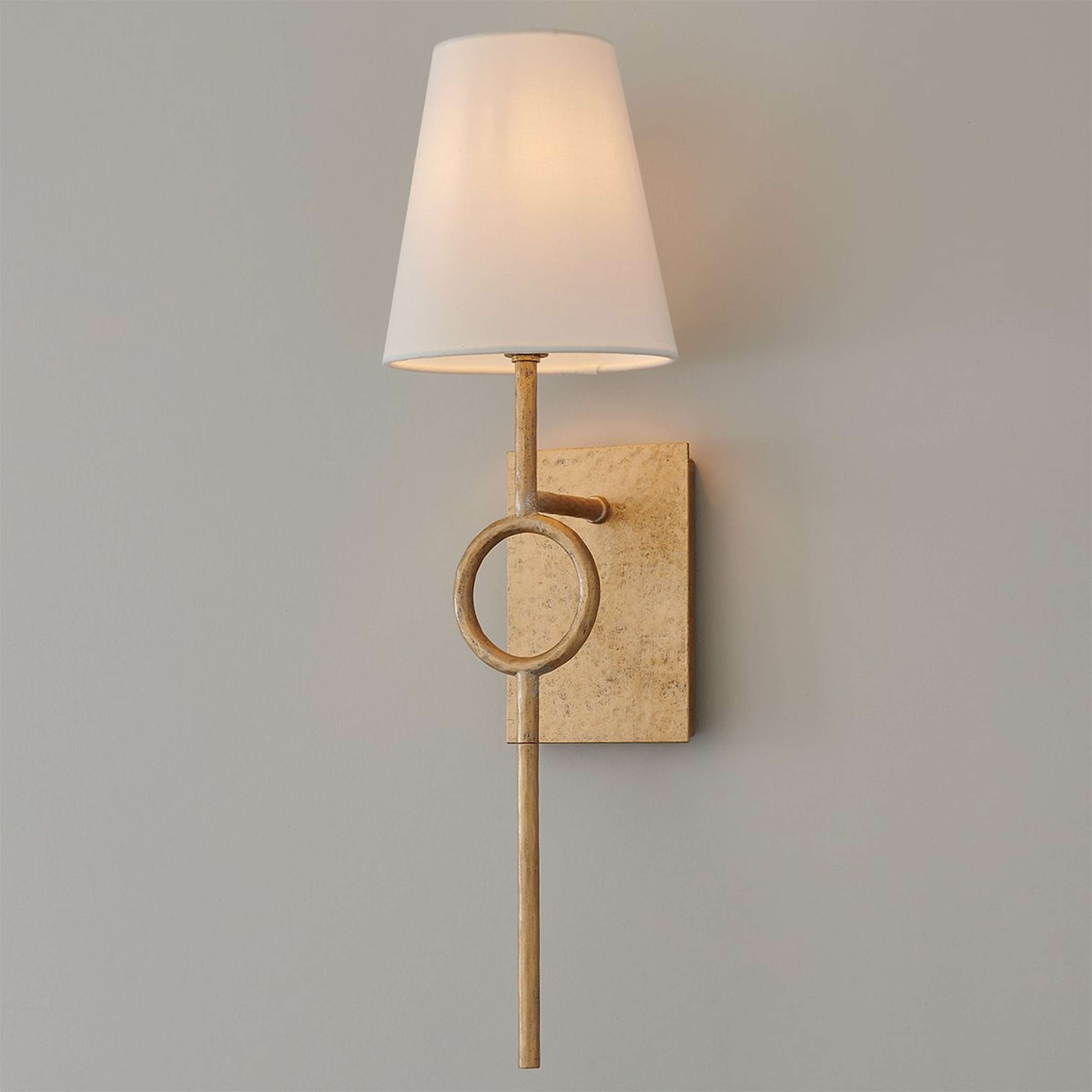 A Vivalda Ring Sconce with Hammered Weathered Gold color