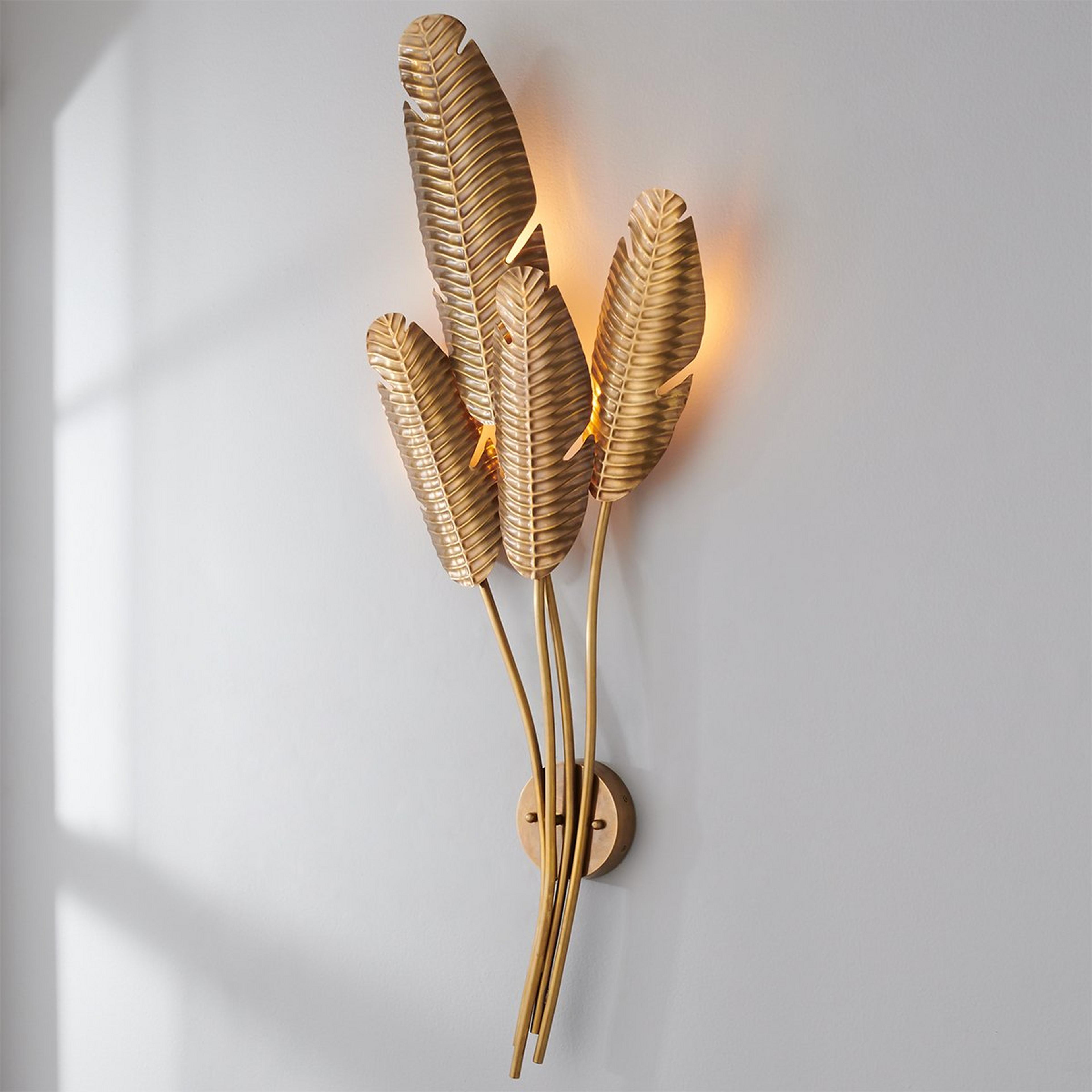 A Verdure Sconce with Antique Brass color