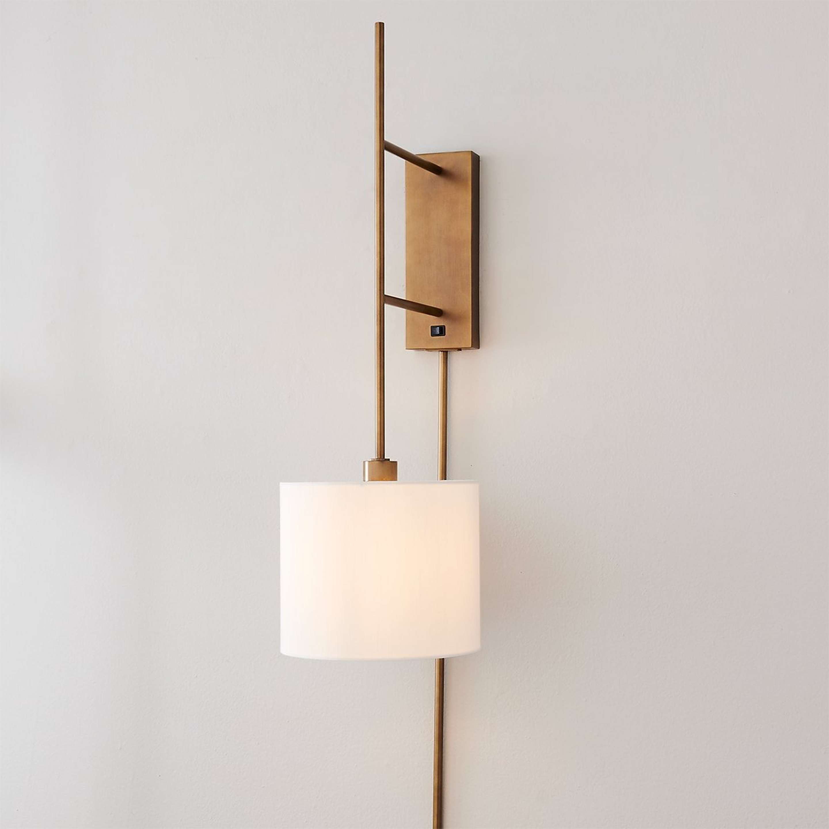 A Greaves Sconce with Antique Brass color