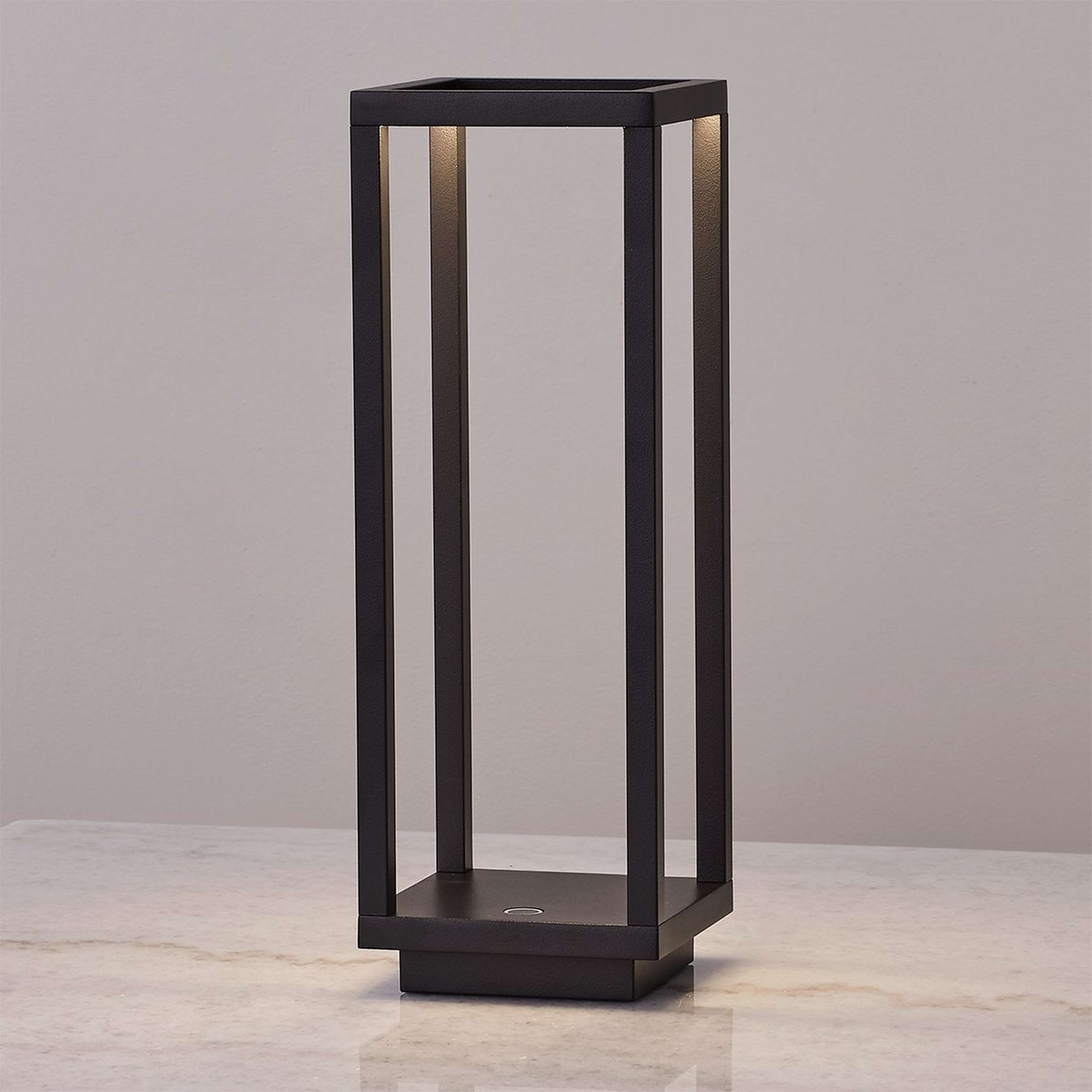 A Charain Cordless Table Lamp with Black color