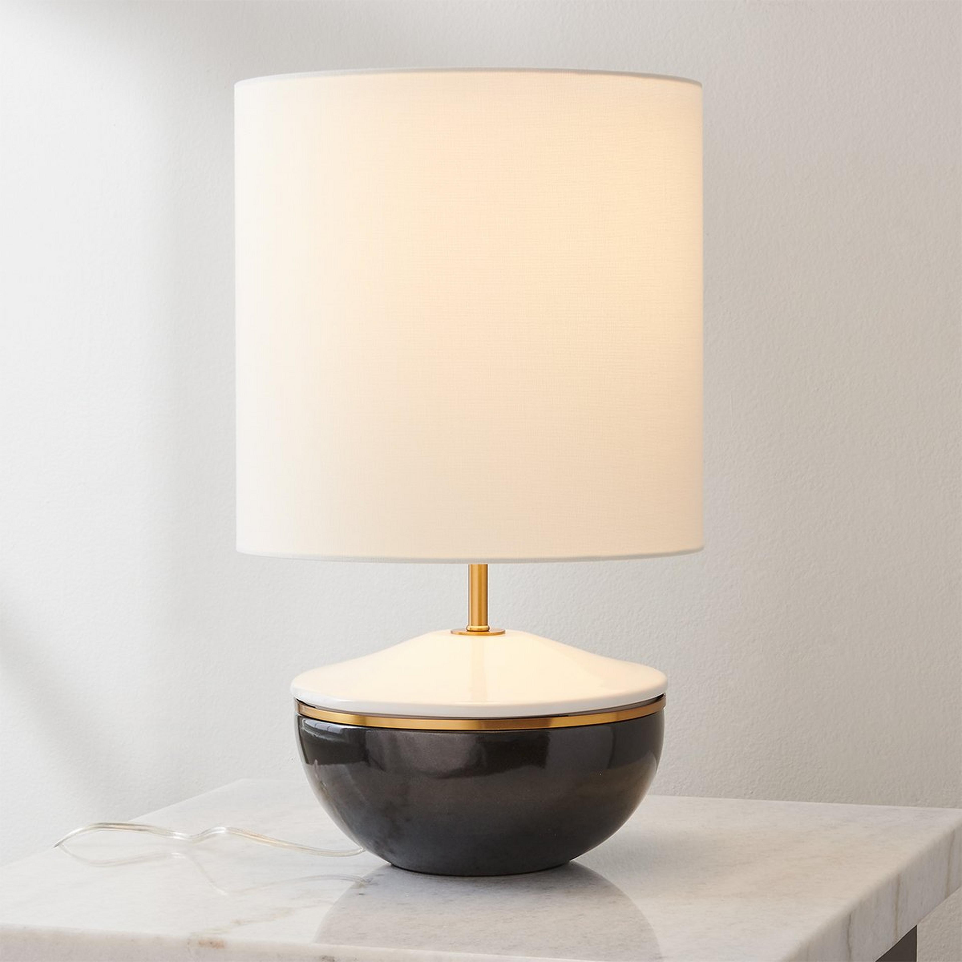 A kate spade new york Cade Table Lamp - Basin with White / Brass / Black color