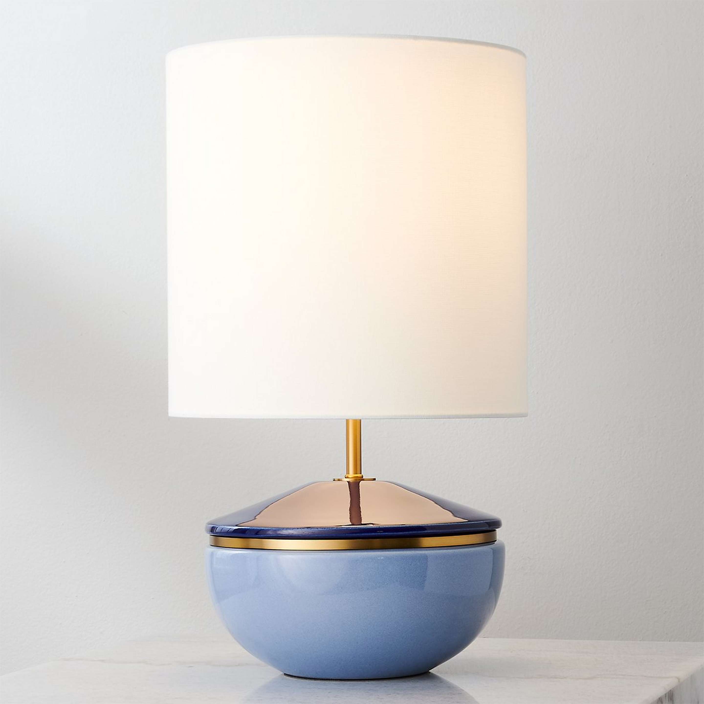 A kate spade new york Cade Table Lamp - Basin with Navy / Brass / Light Blue color