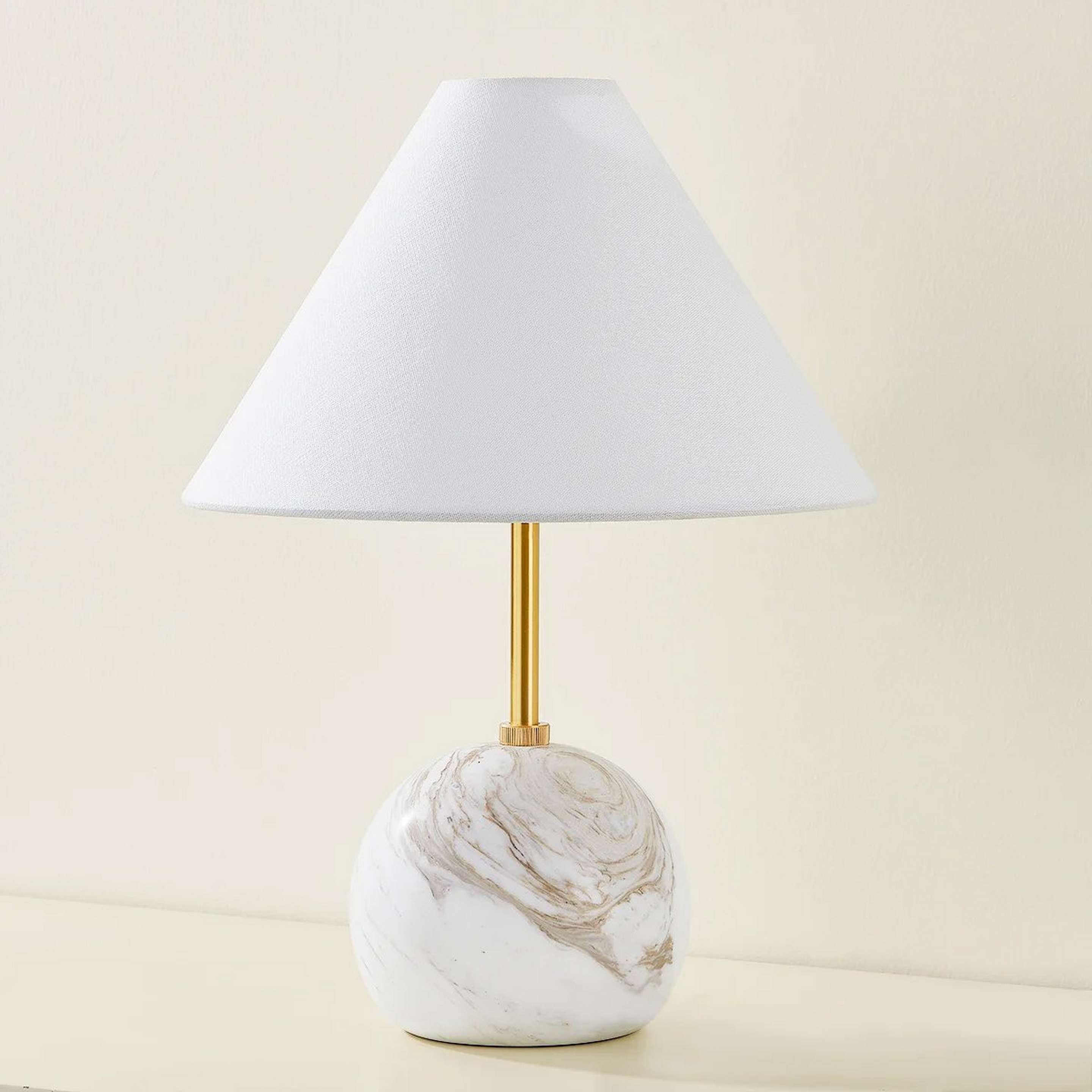 A Amir Table Lamp with Brass / Gray / White color