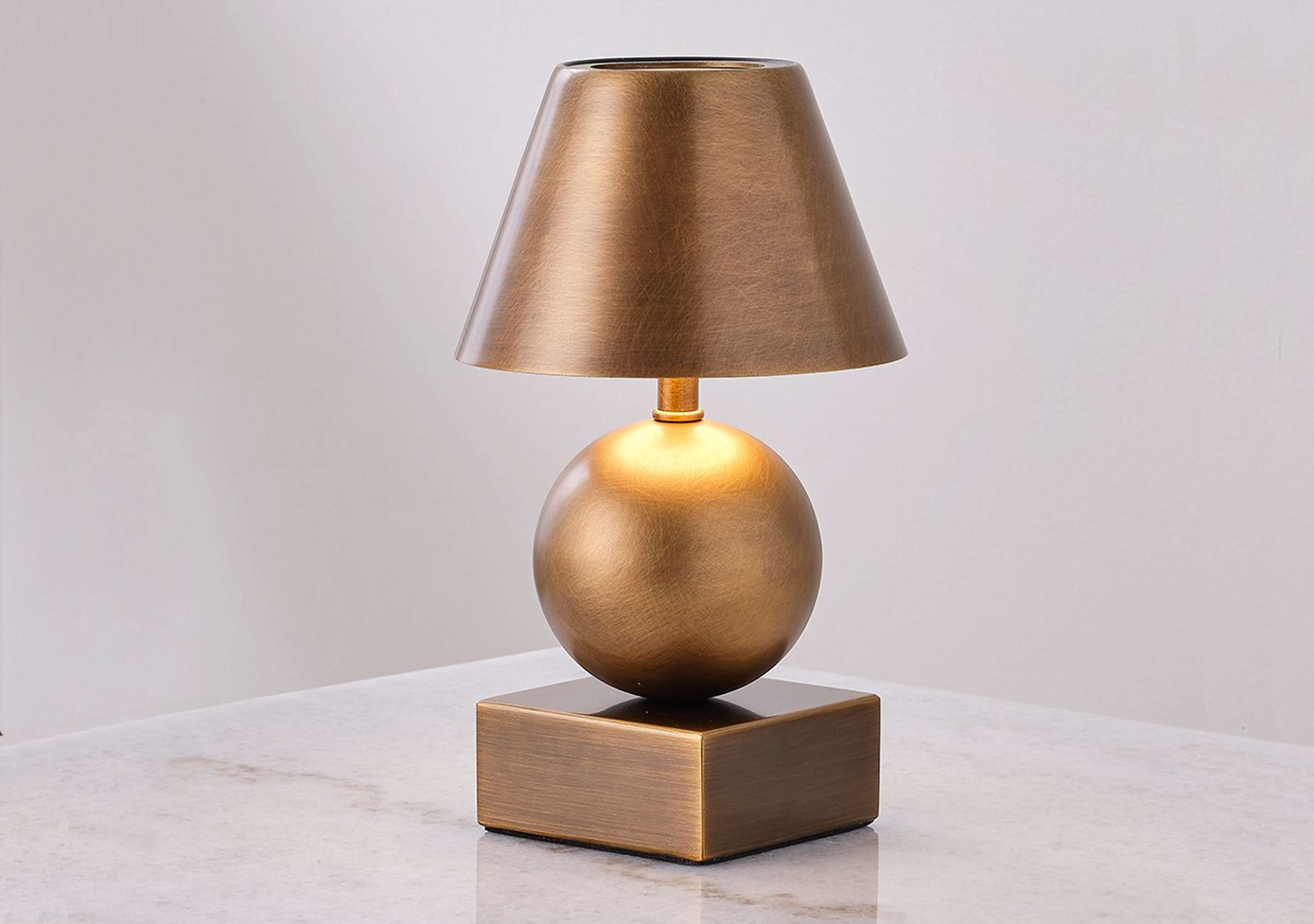 Lorencio Cordless LED Table Lamp