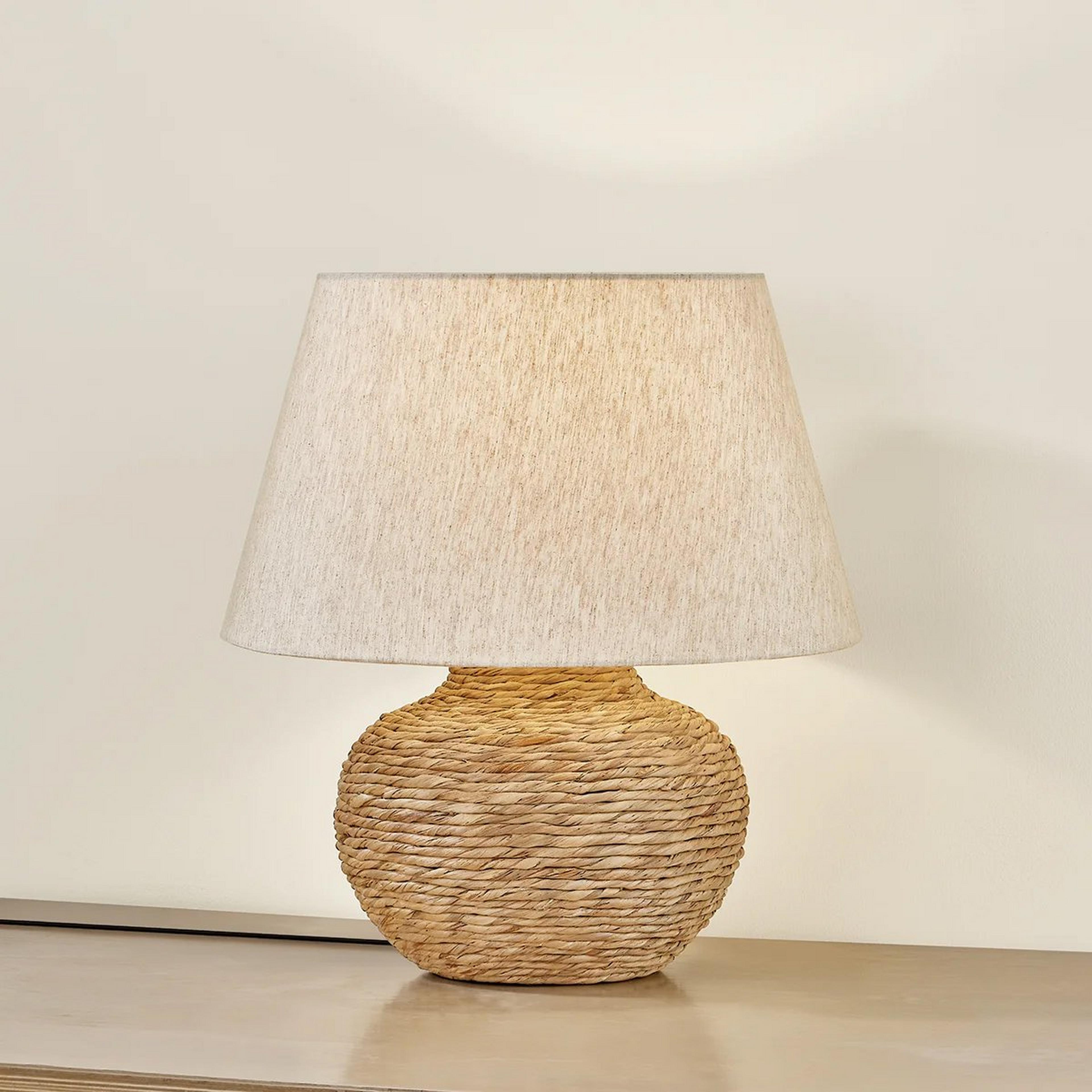 A Sepal Table Lamp with Natural Rope color
