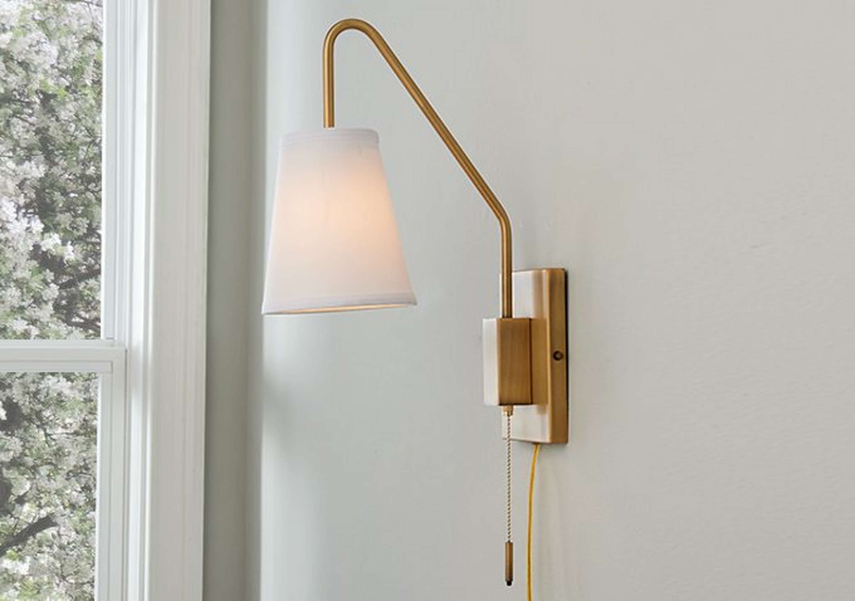 Plug-in Modern Sleek Swing Arm Sconce