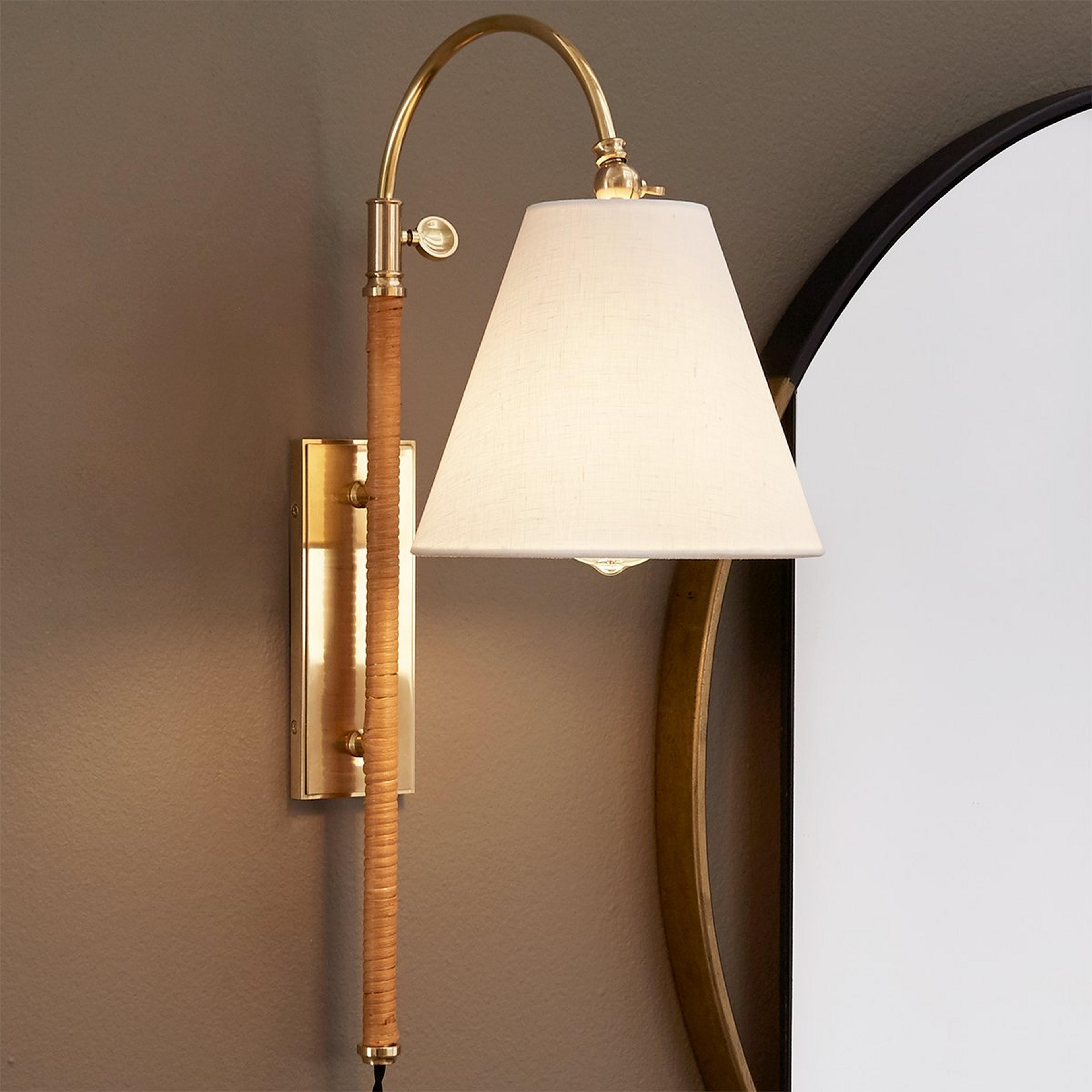 Harper Swing Arm
