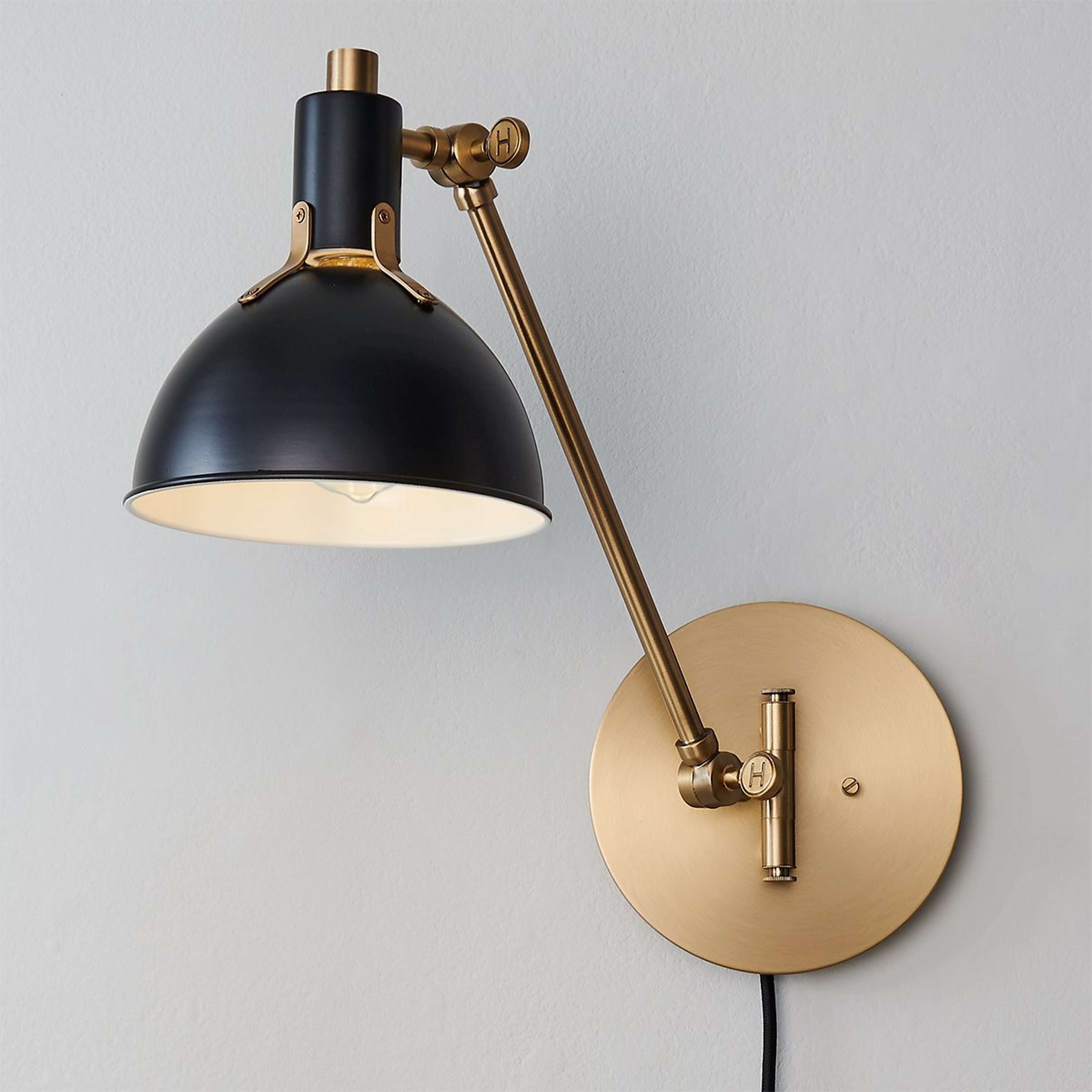 A Vienna Straight Swing Arm with Brass / Black color