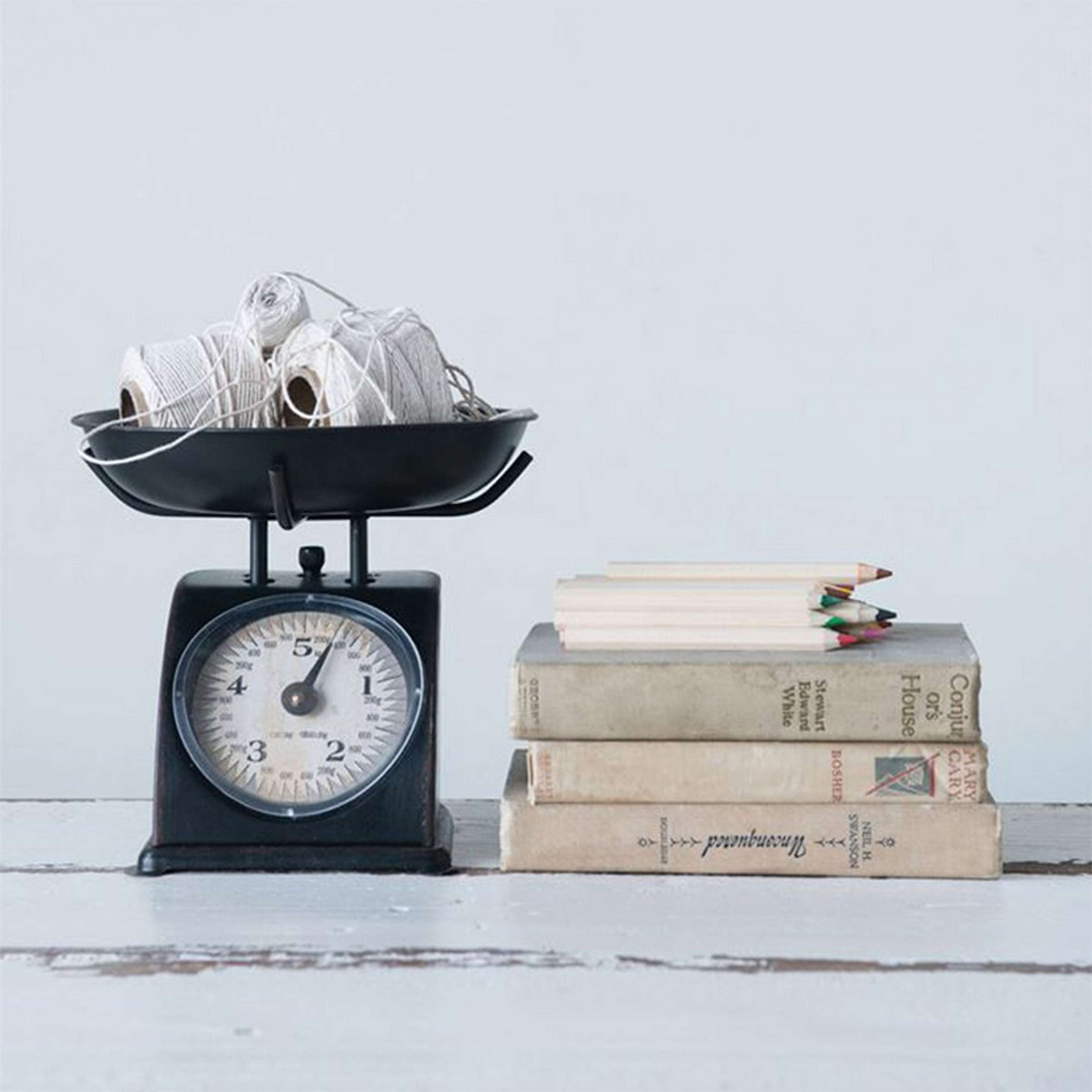 Vintage Kitchen Scale