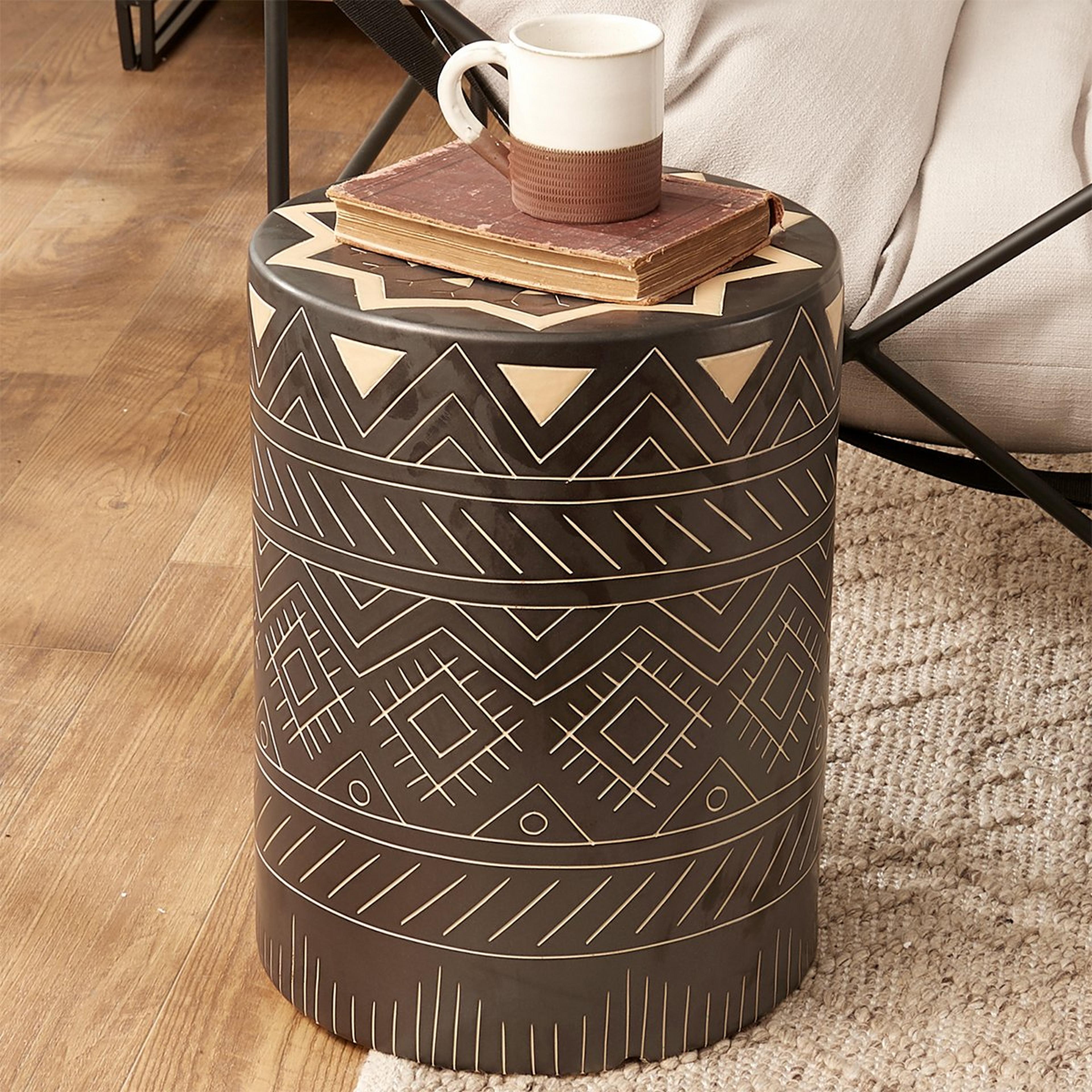 Amali Stool