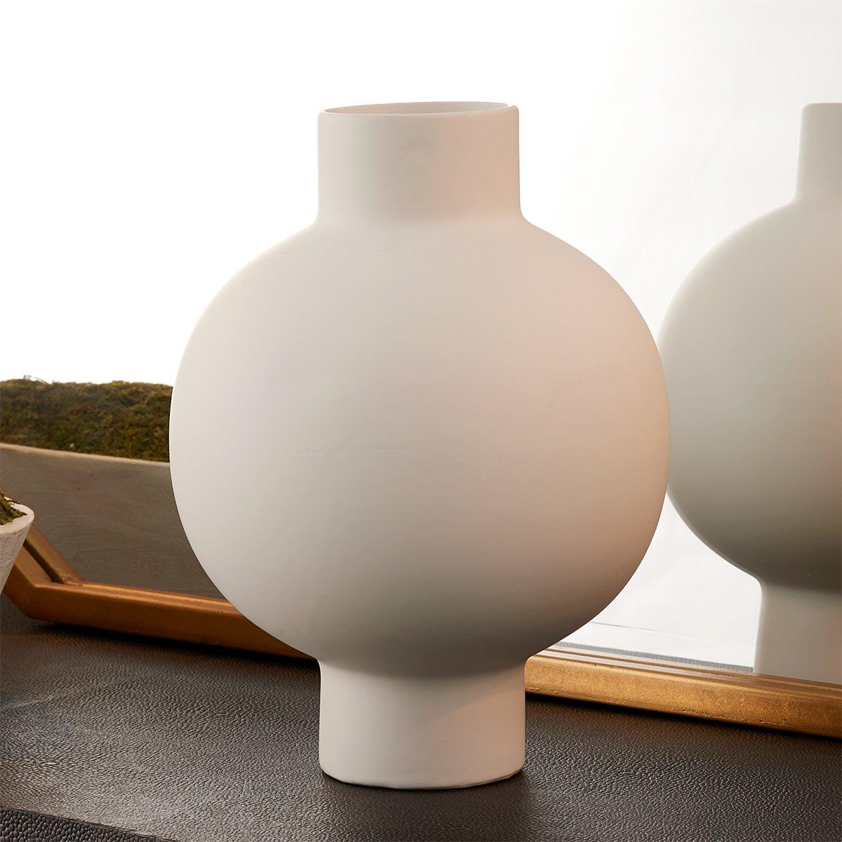Taje Vase