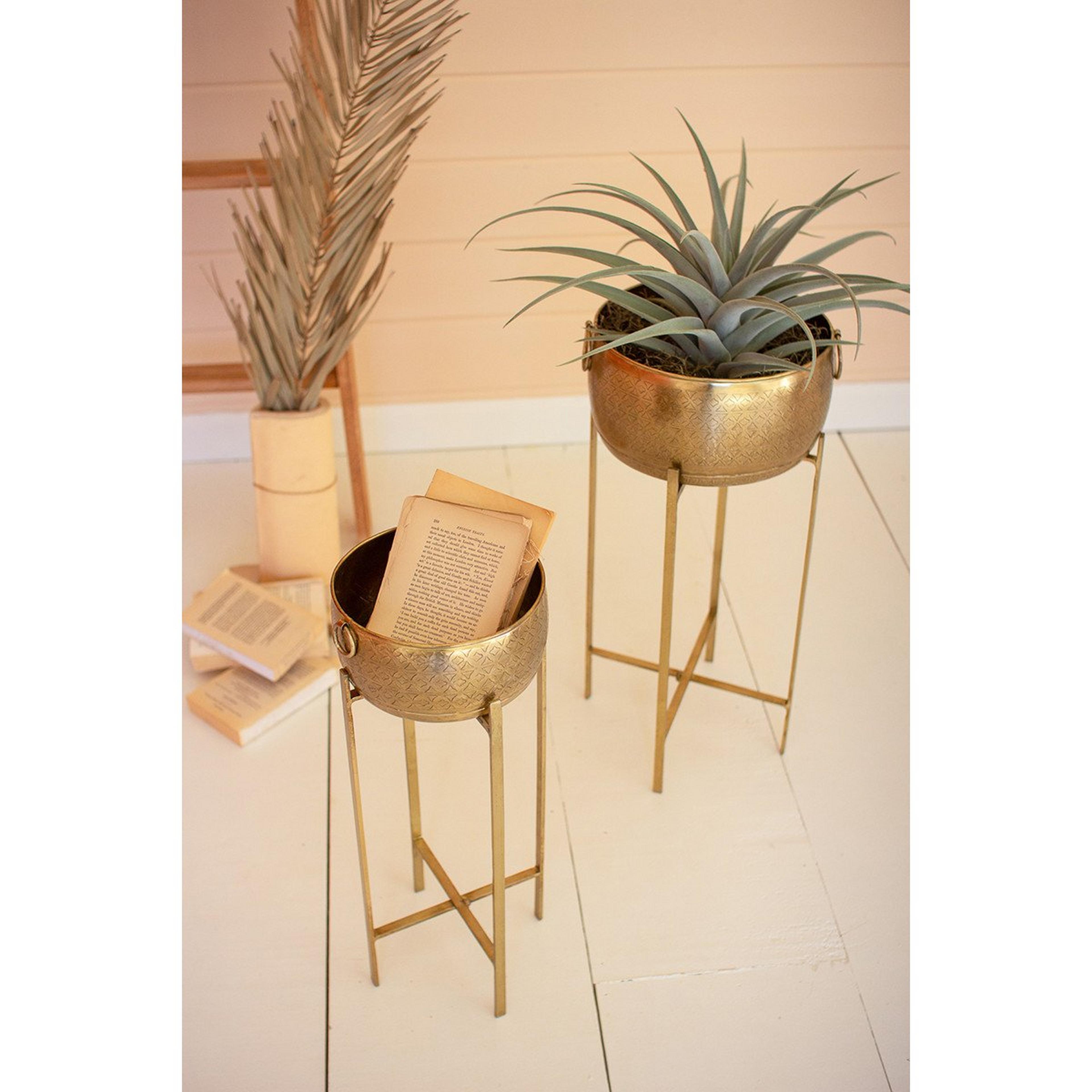 A Palisades Planters - Set of 2 with undefined color