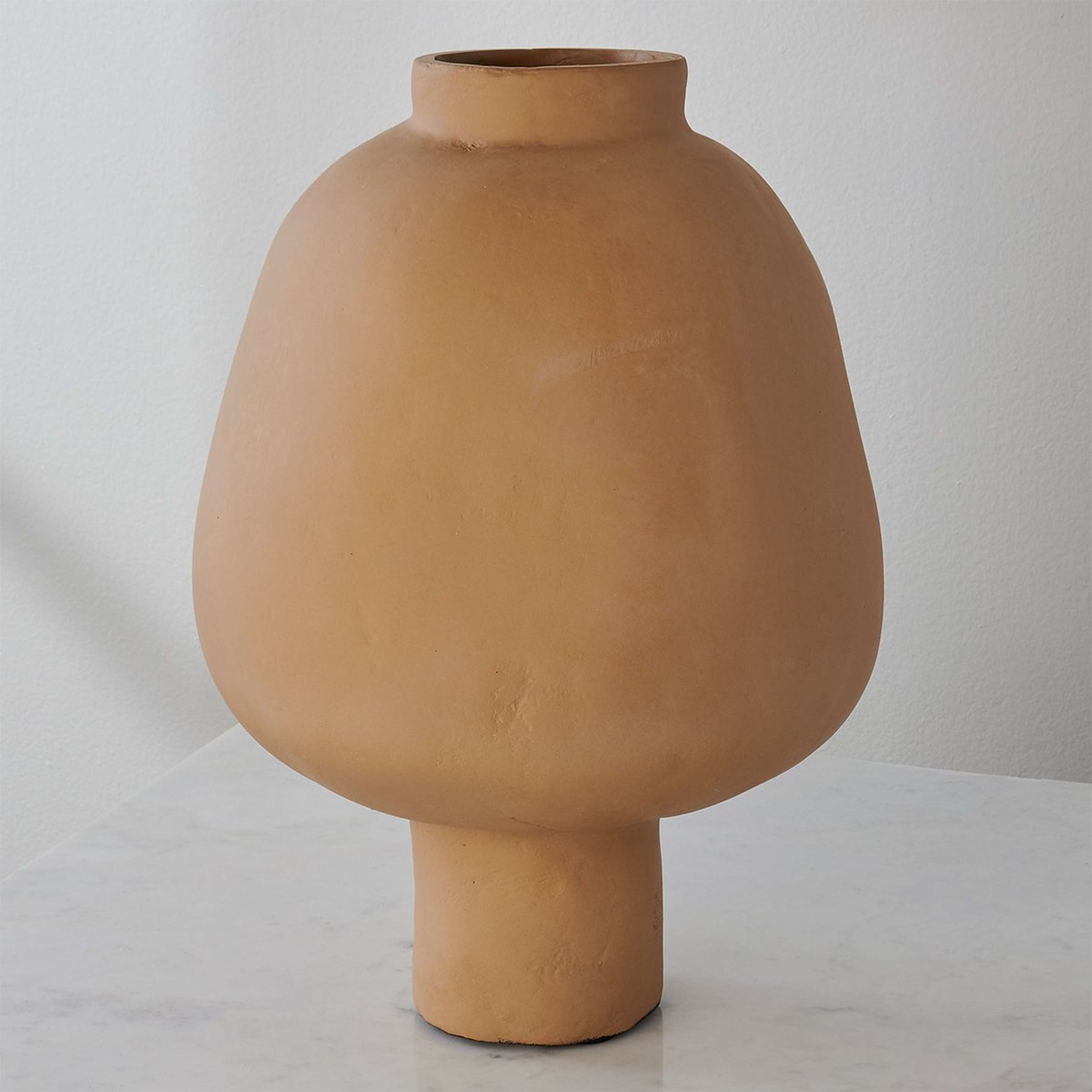 A Dama Vase with Beige color