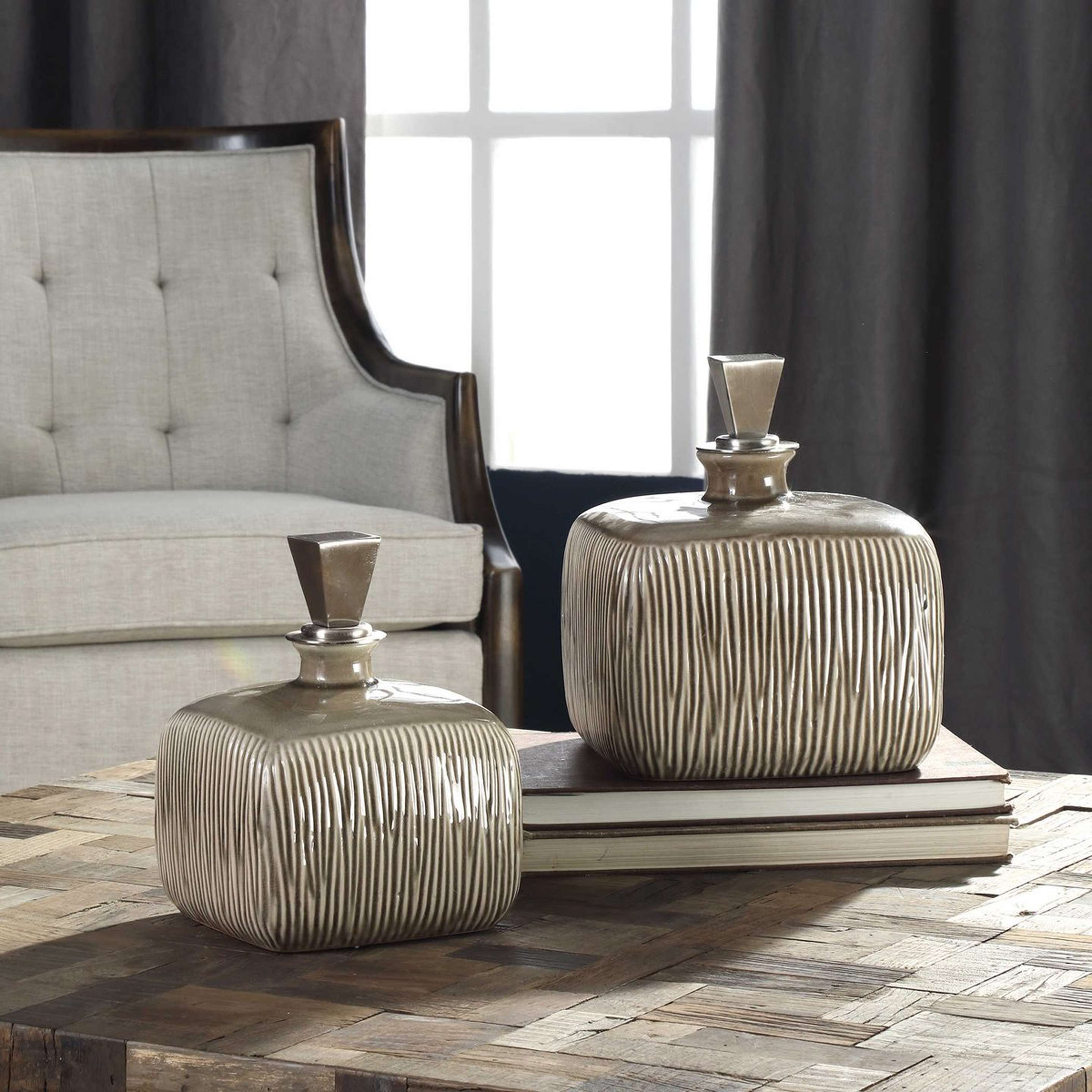 A Calabaza Bottles - Set of 2 with Brown / Cream / Nickel color