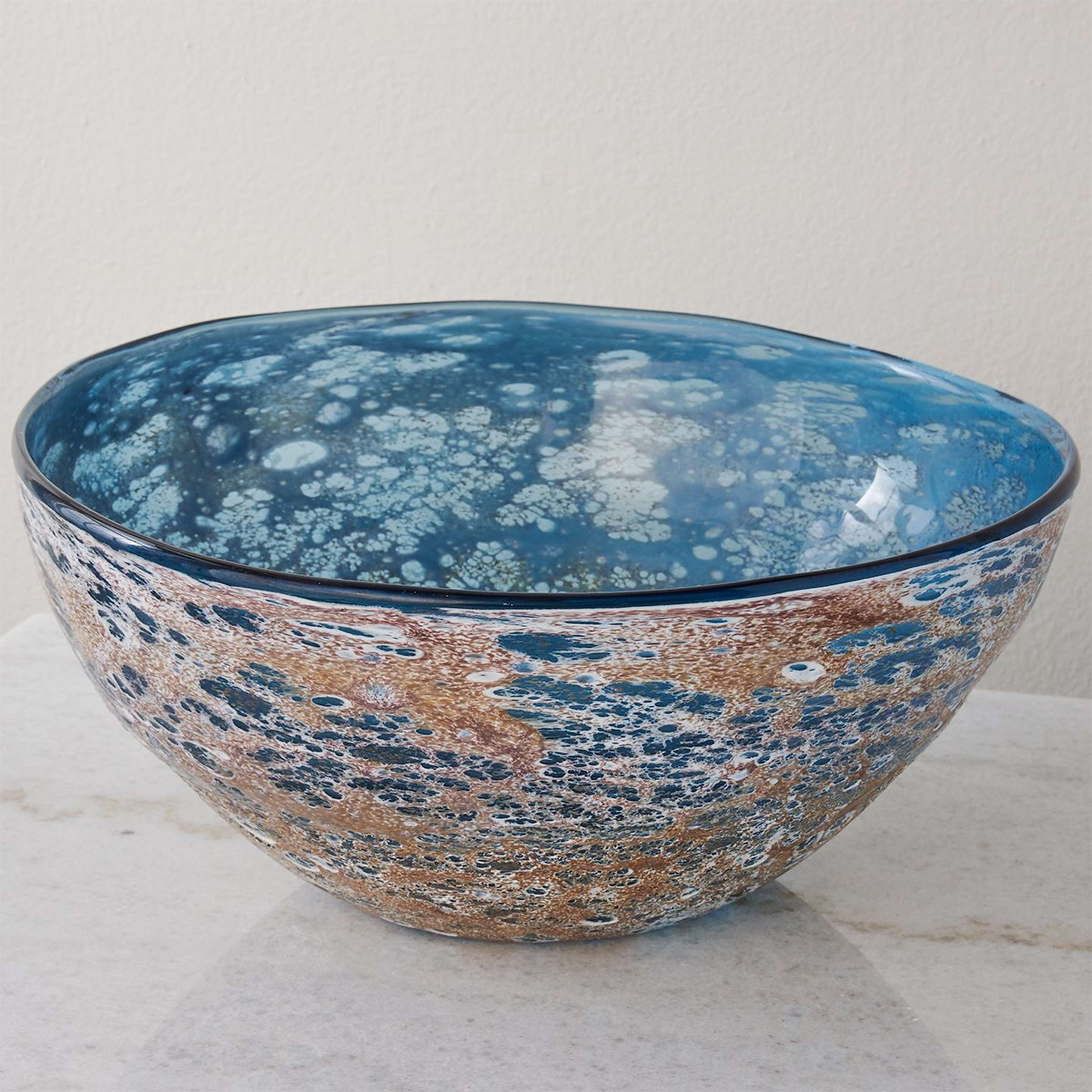 A Neptune Bowl with Blue Textured Glass / Matte Gold / White color