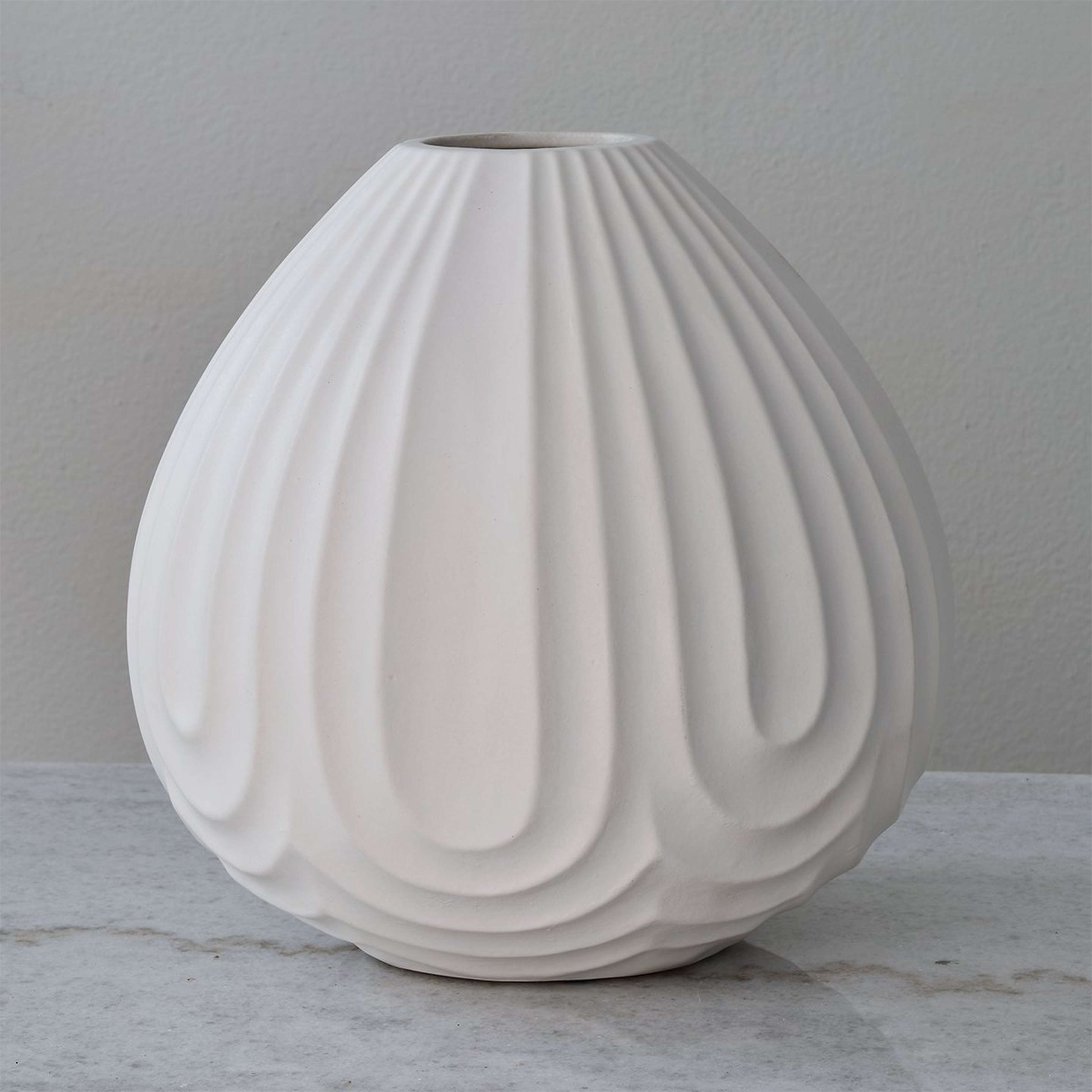 A Farage Vase - Small with White color