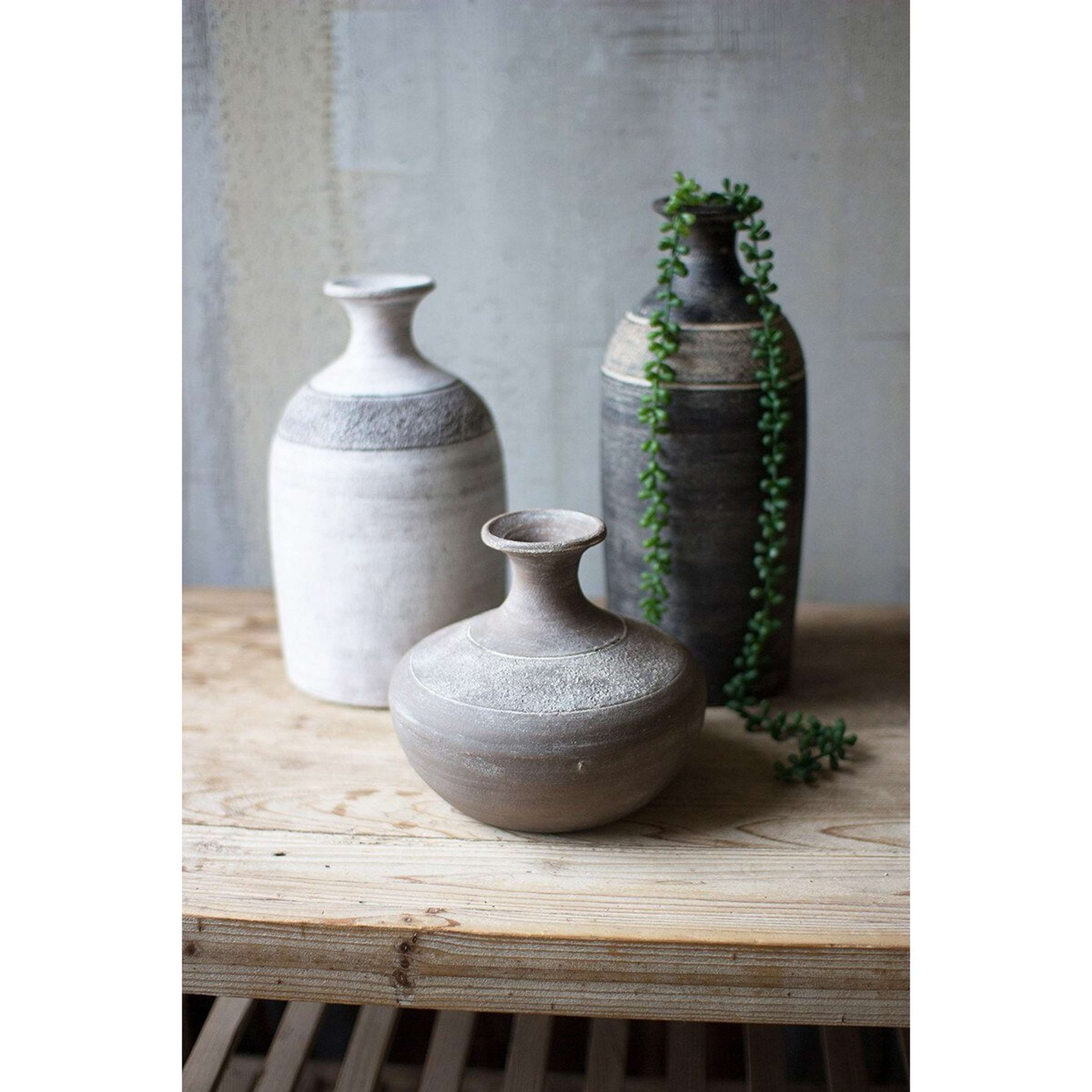 A Frances Vases - Set of 3 with Black / Gray / White color