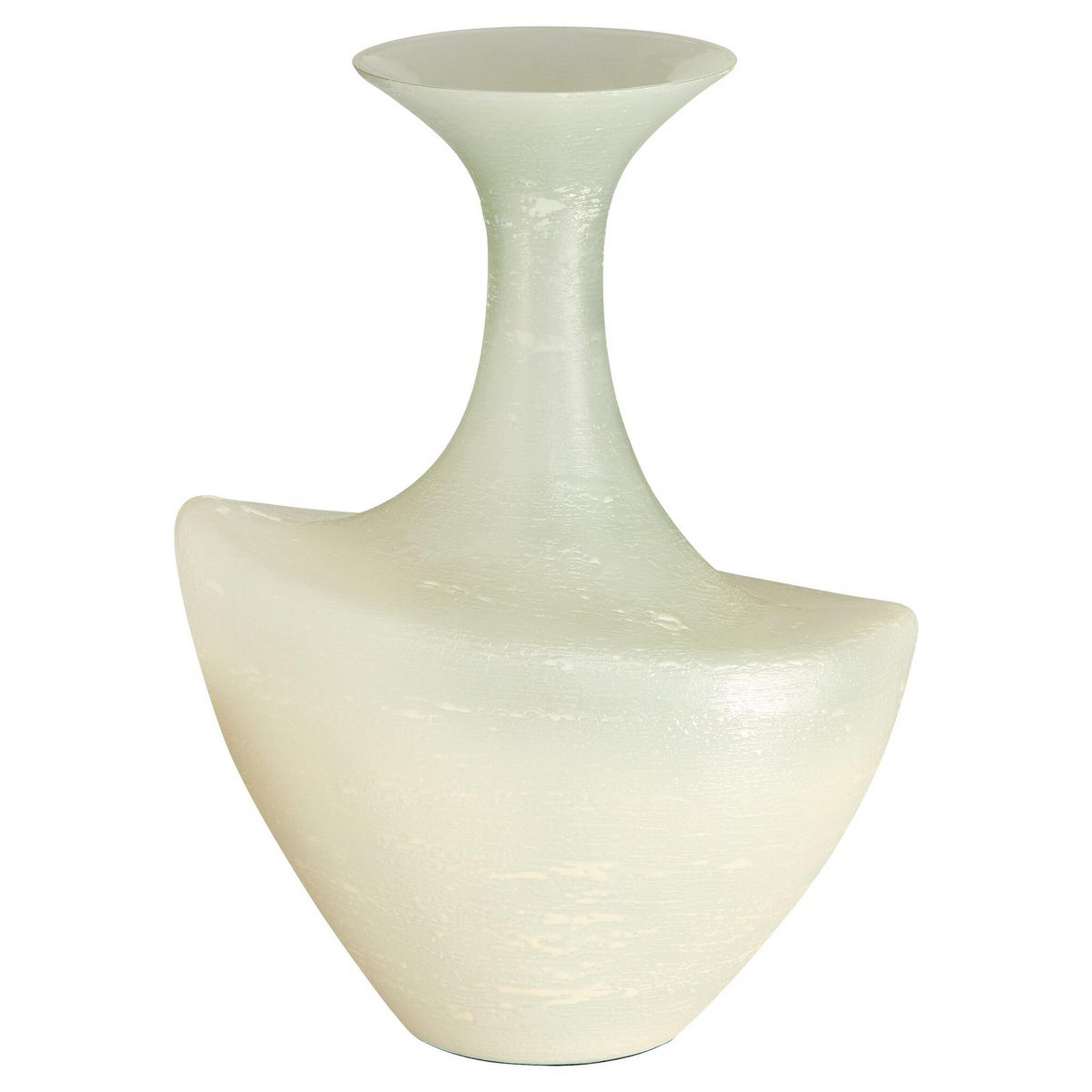 A Roya Vase with Iced Teal color