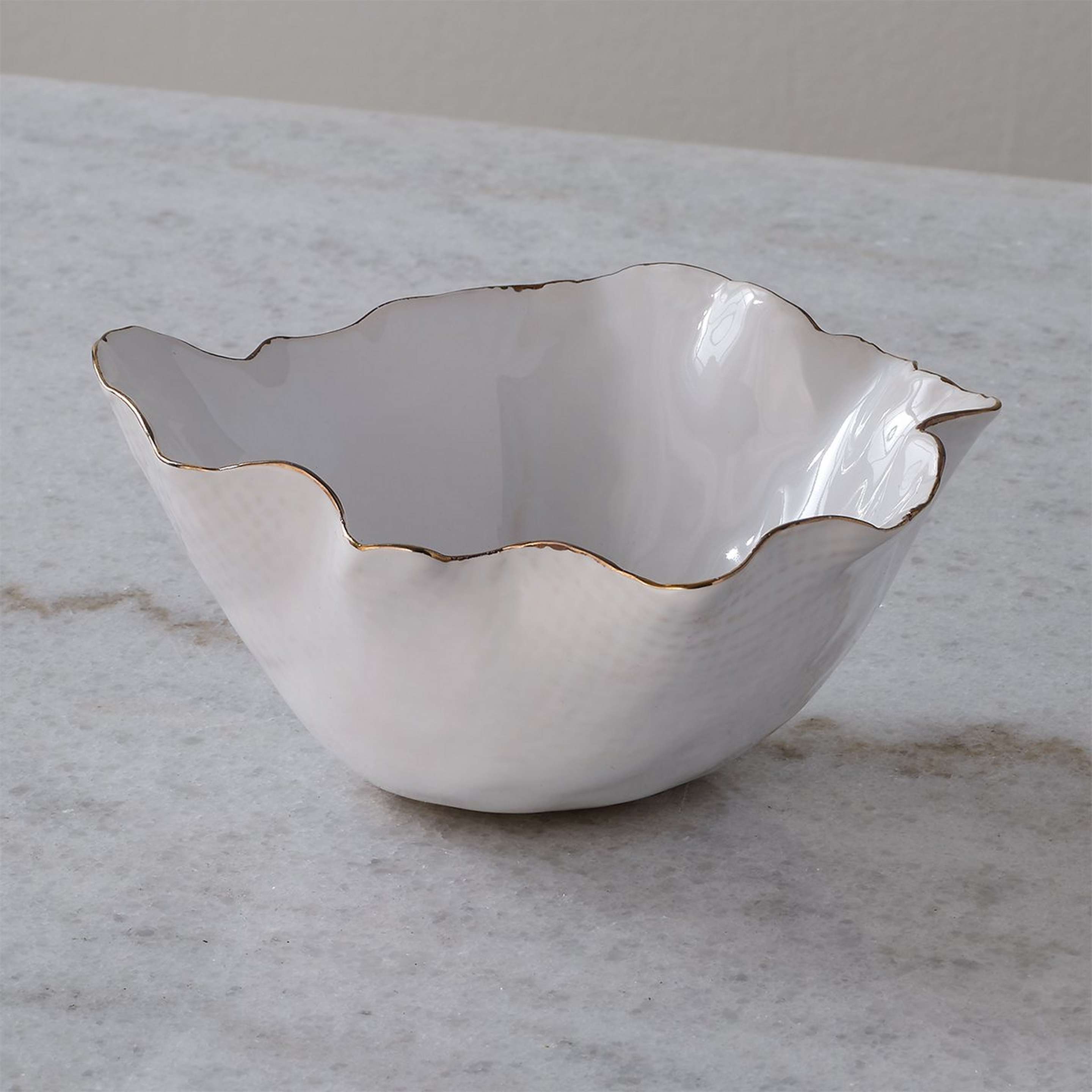 A Wynne Bowl with undefined color