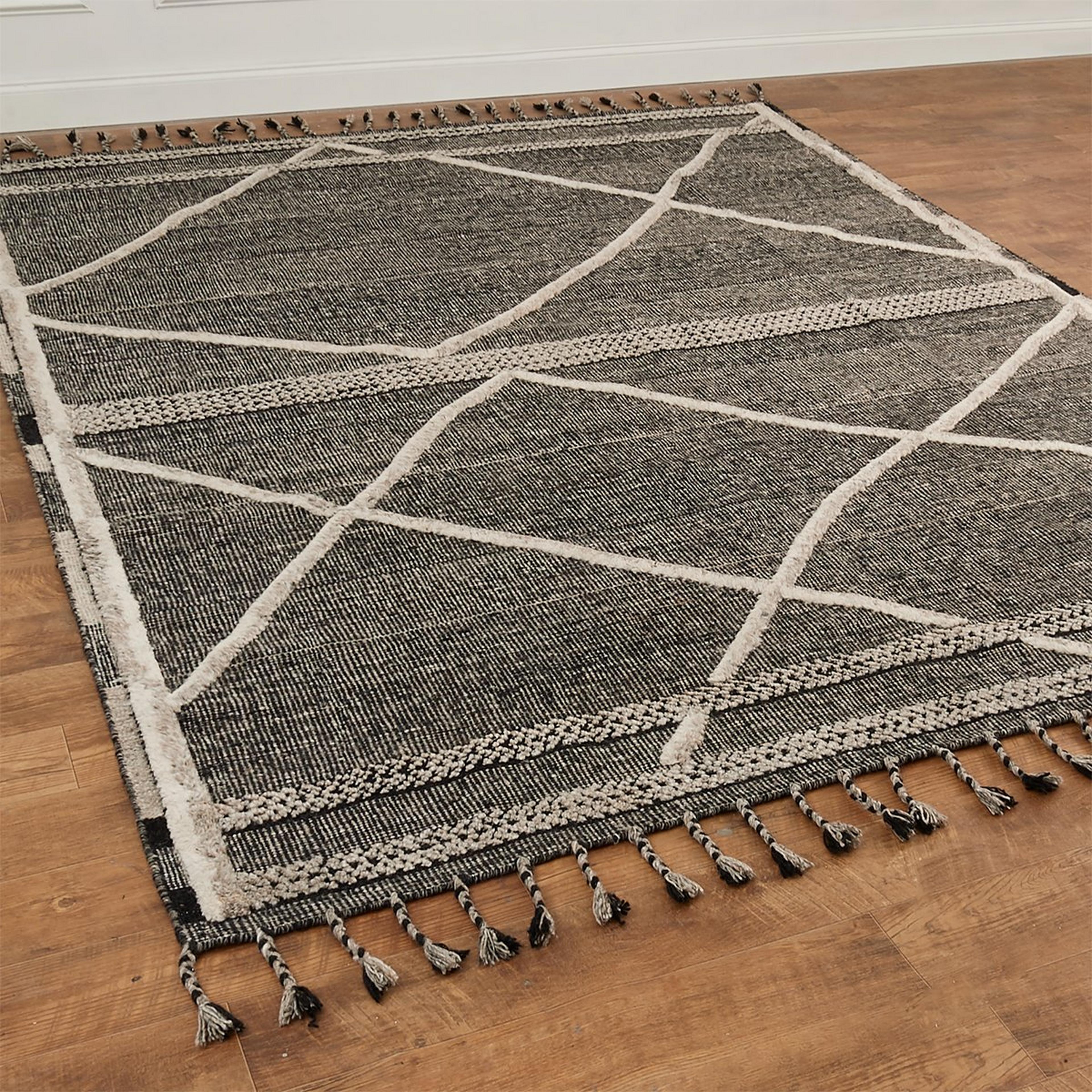A Paragon Hand-Knotted Rug with undefined color