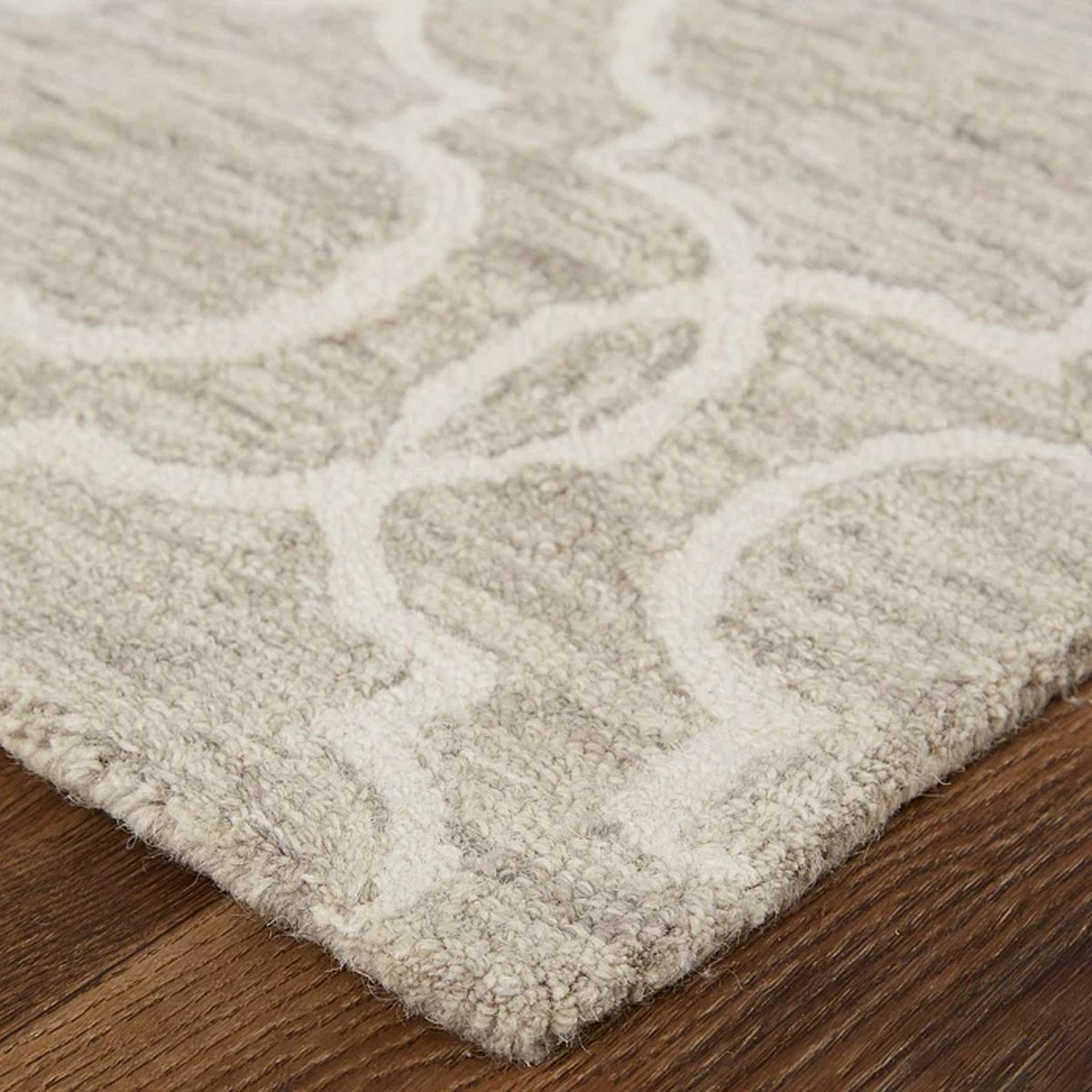 A Anchorage Hand-Tufted Rug with Greige color