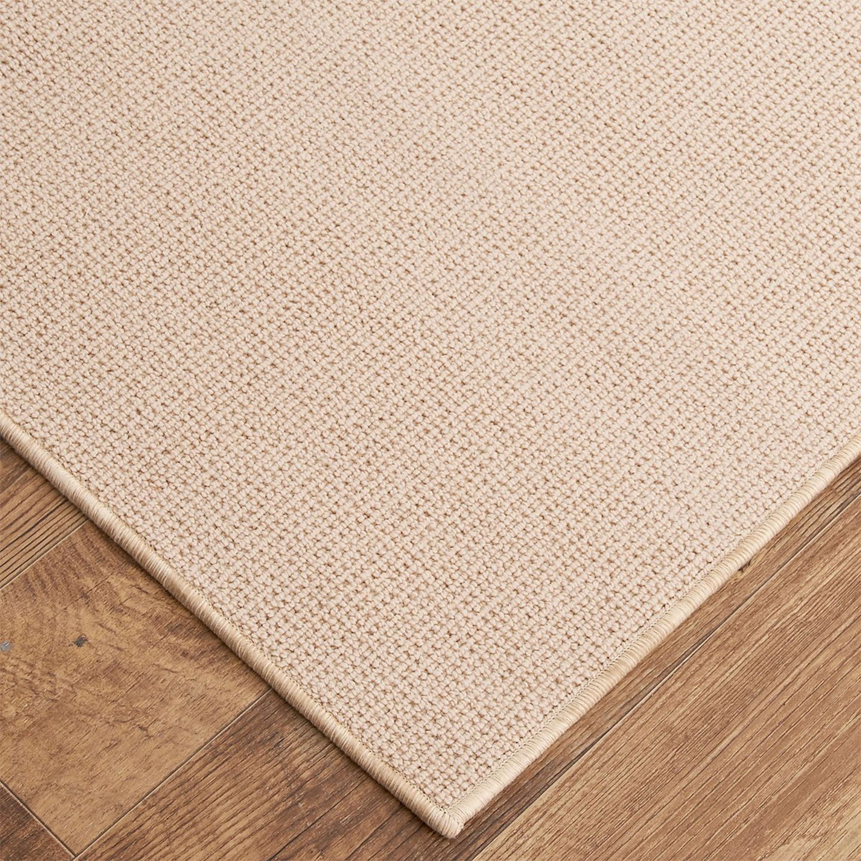 A Classic Wool Woven Rug with Natural color