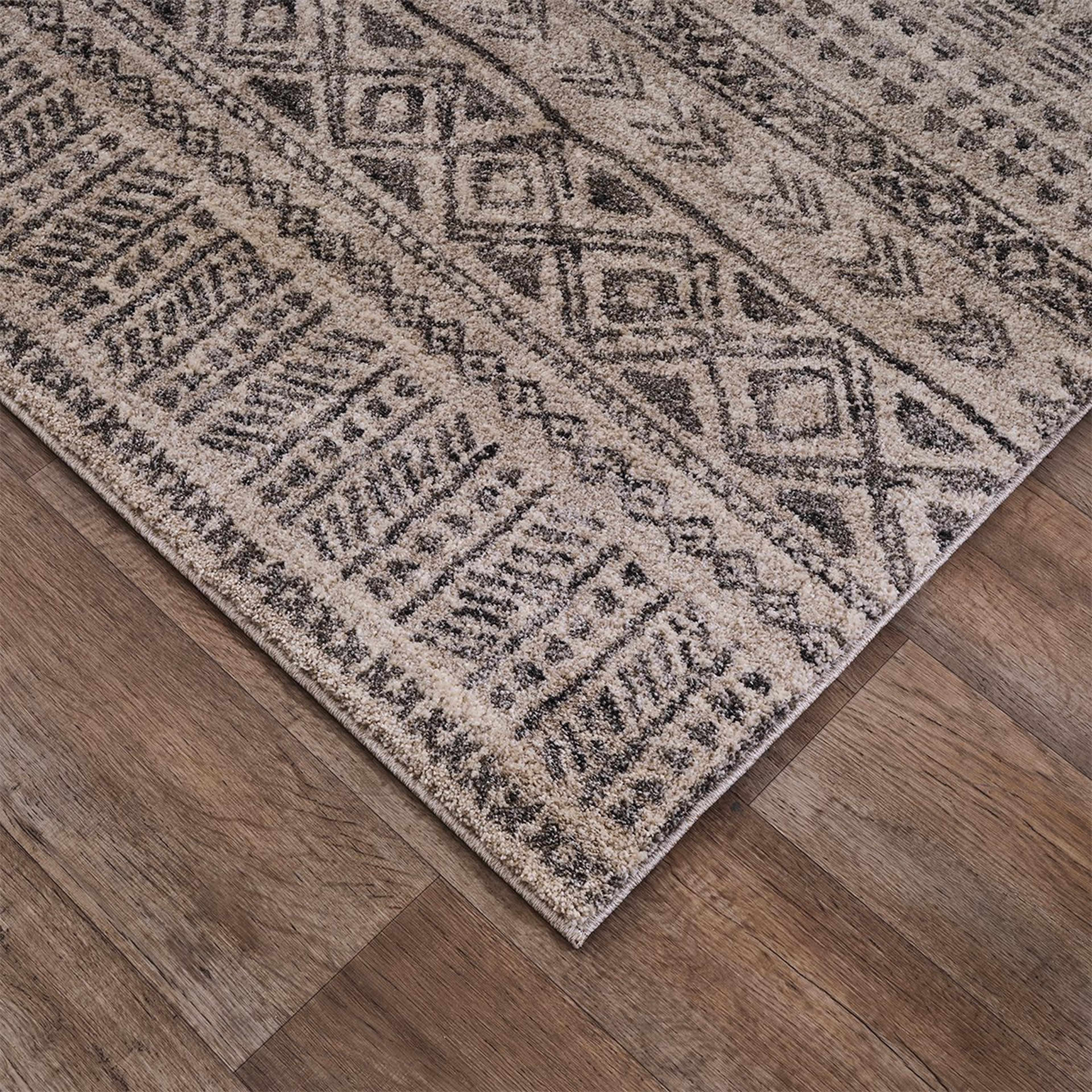 A Graphic Diamond Pattern Rug with Beige, Gray, Charcoal color
