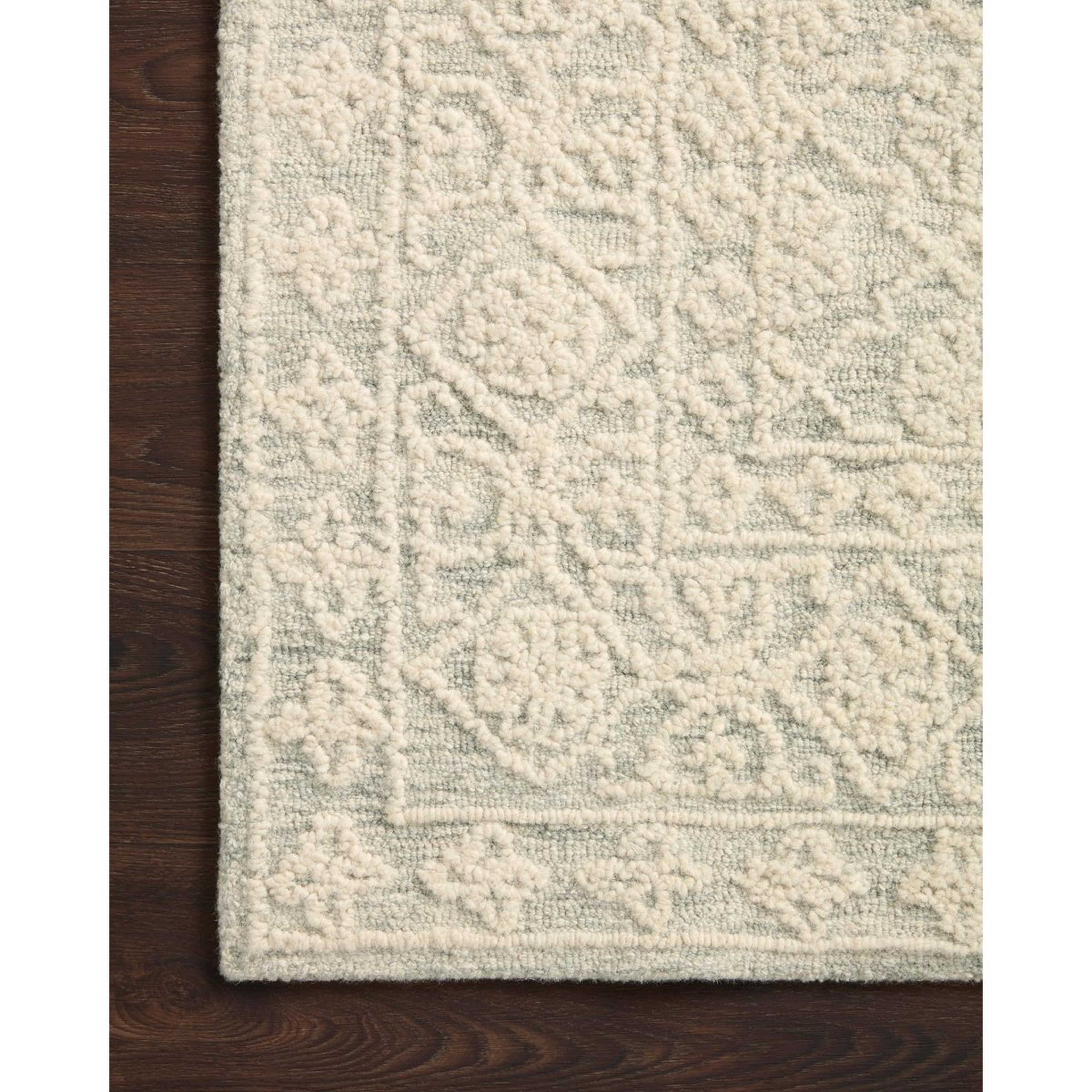 A Roswell Hand-Tufted Rug with Light Gray / Light Blue / Ivory color