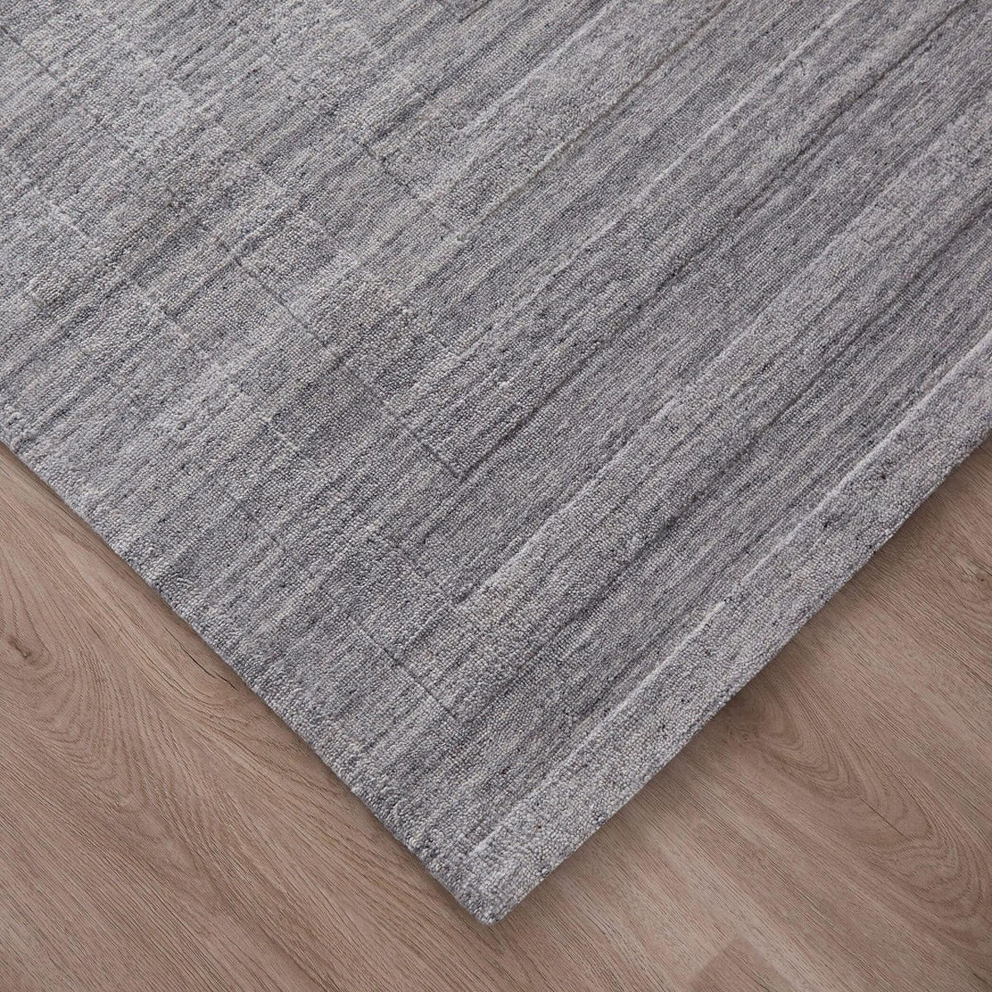 A Piotr Hand-Tufted Rug with Gray color