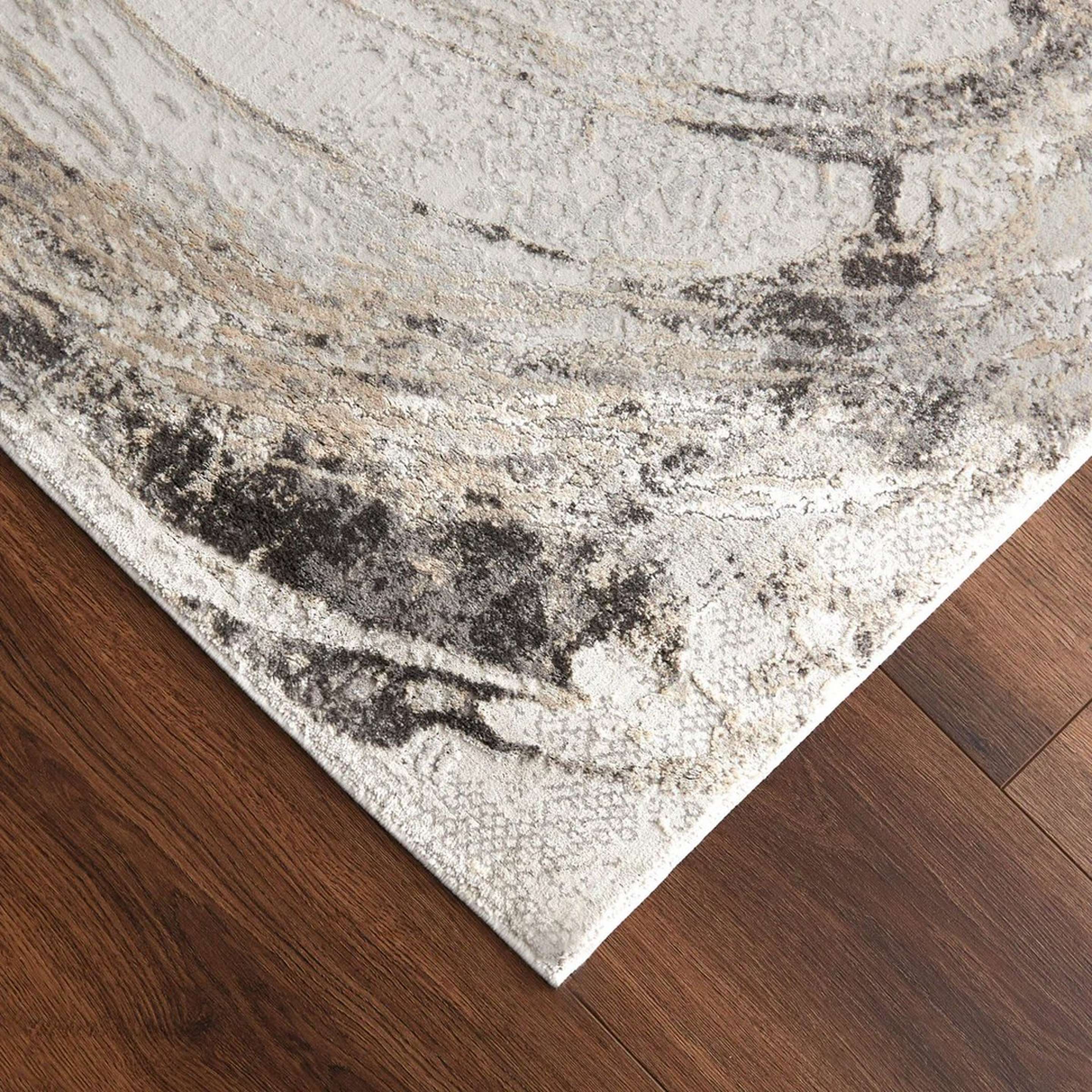 A Mastro Rug with Gray color
