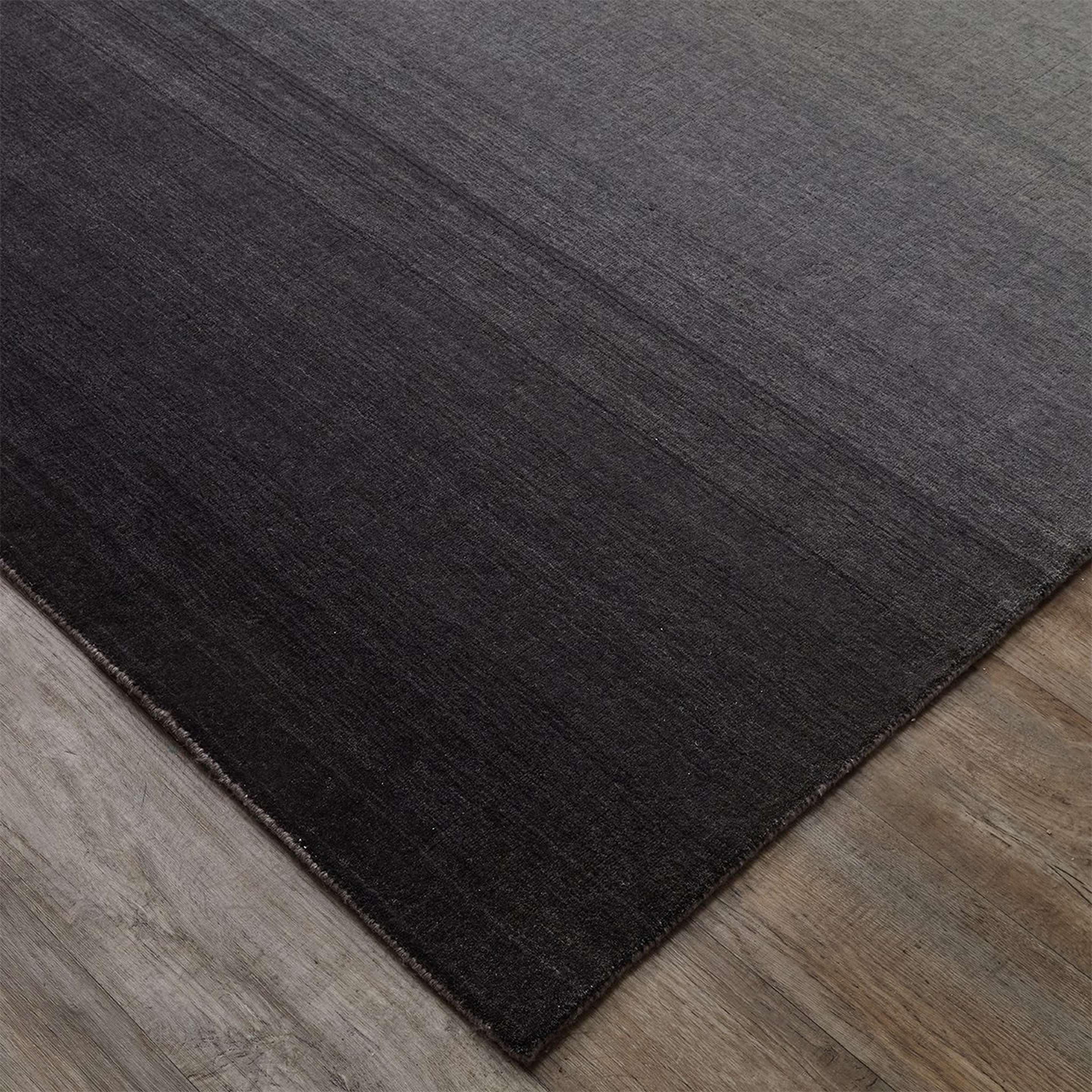 A Optimal Ombre Handwoven Rug with Gray color