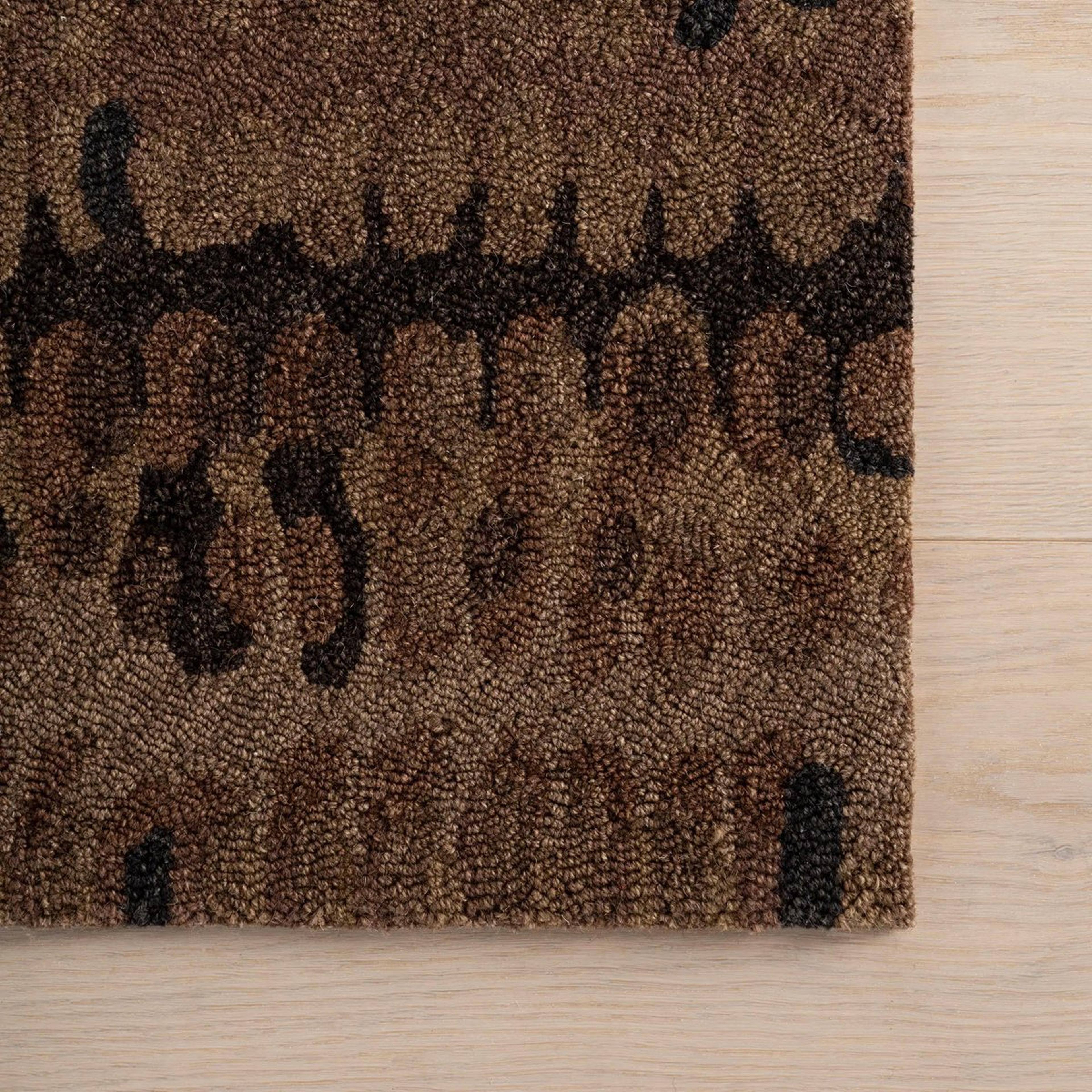 A Matisse Hand-Hooked Rug with Brown color