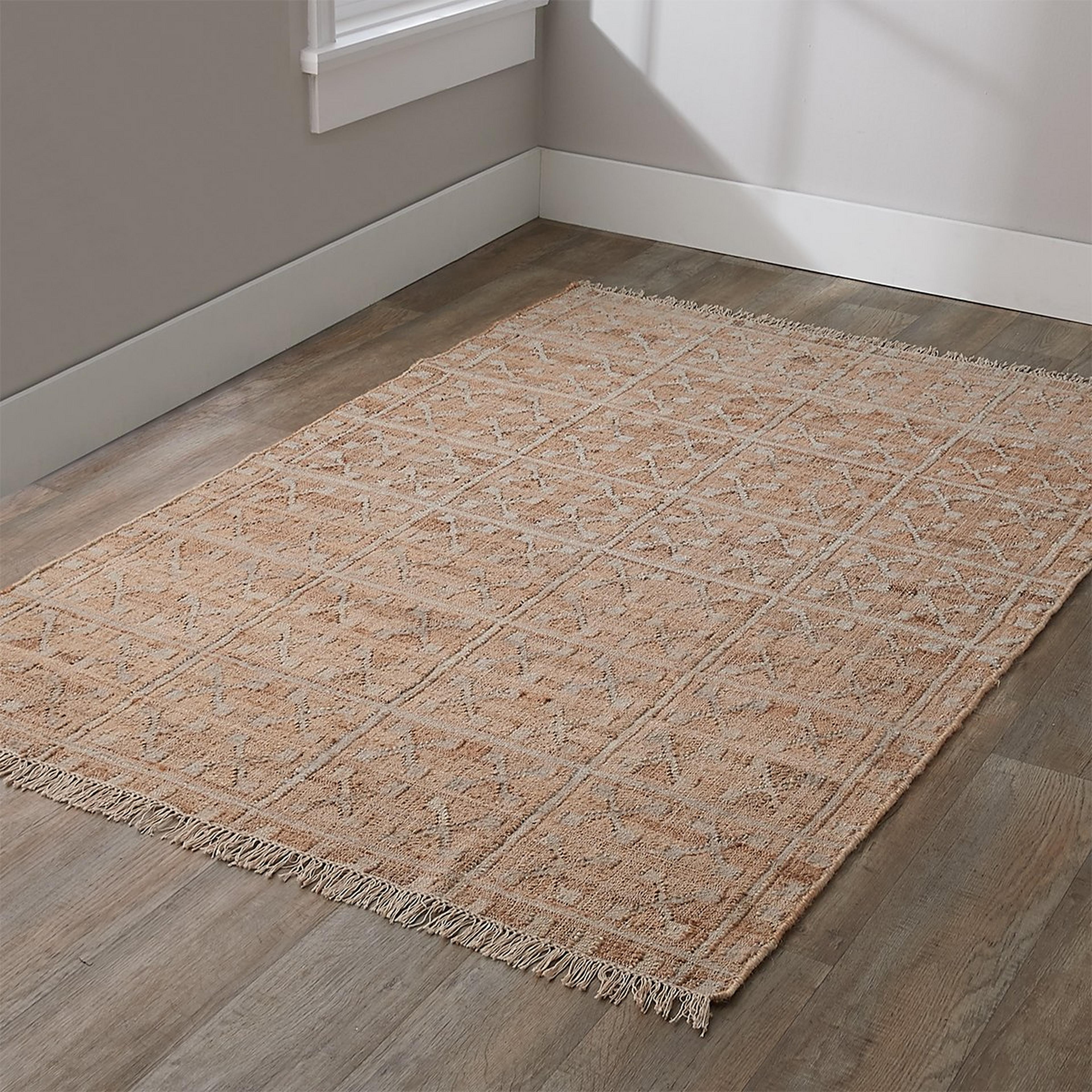 A Ozette Handwoven Rug with Light Gray / Tan / Cream color