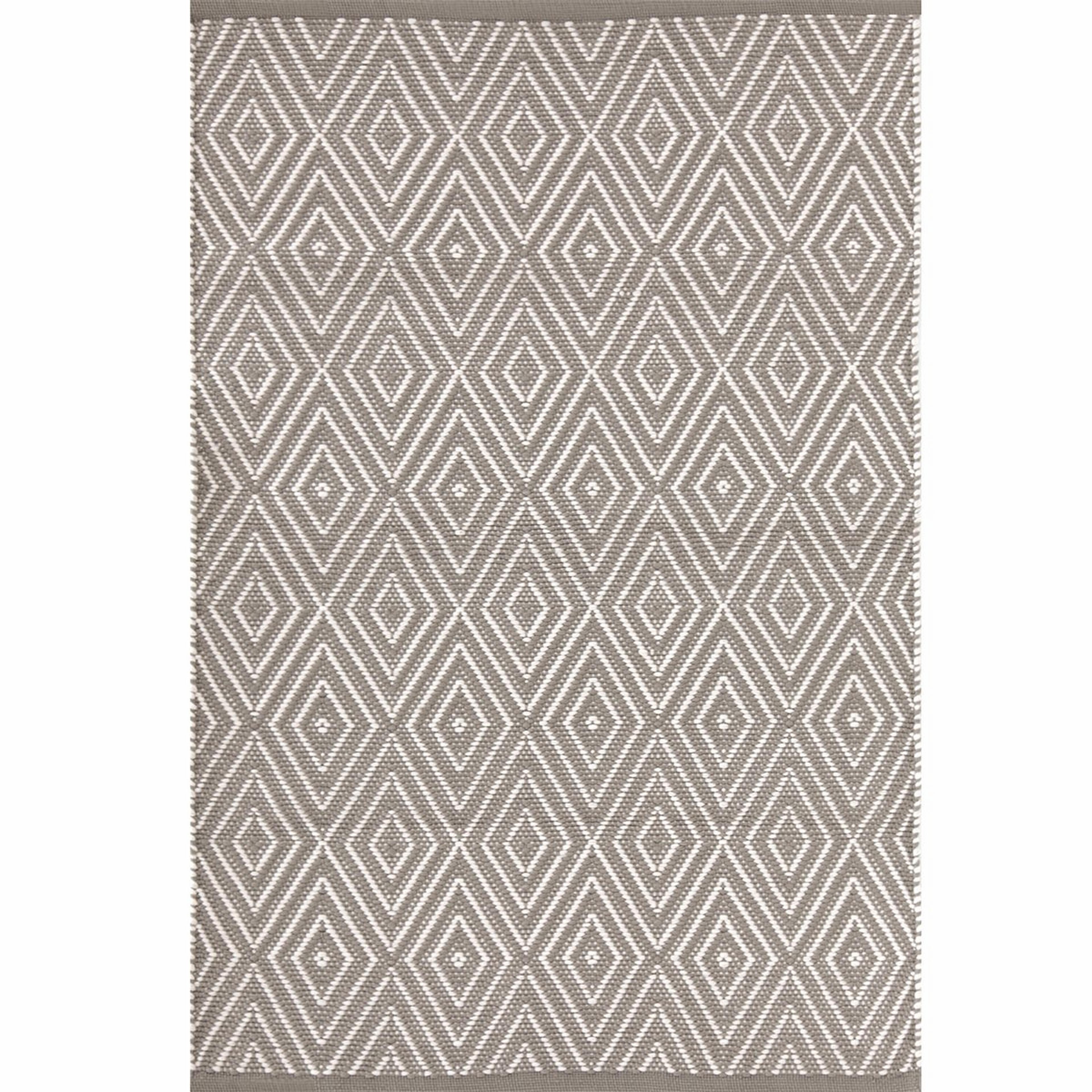 A Concentric Diamond Indoor / Outdoor Rug with Taupe, Ivory color