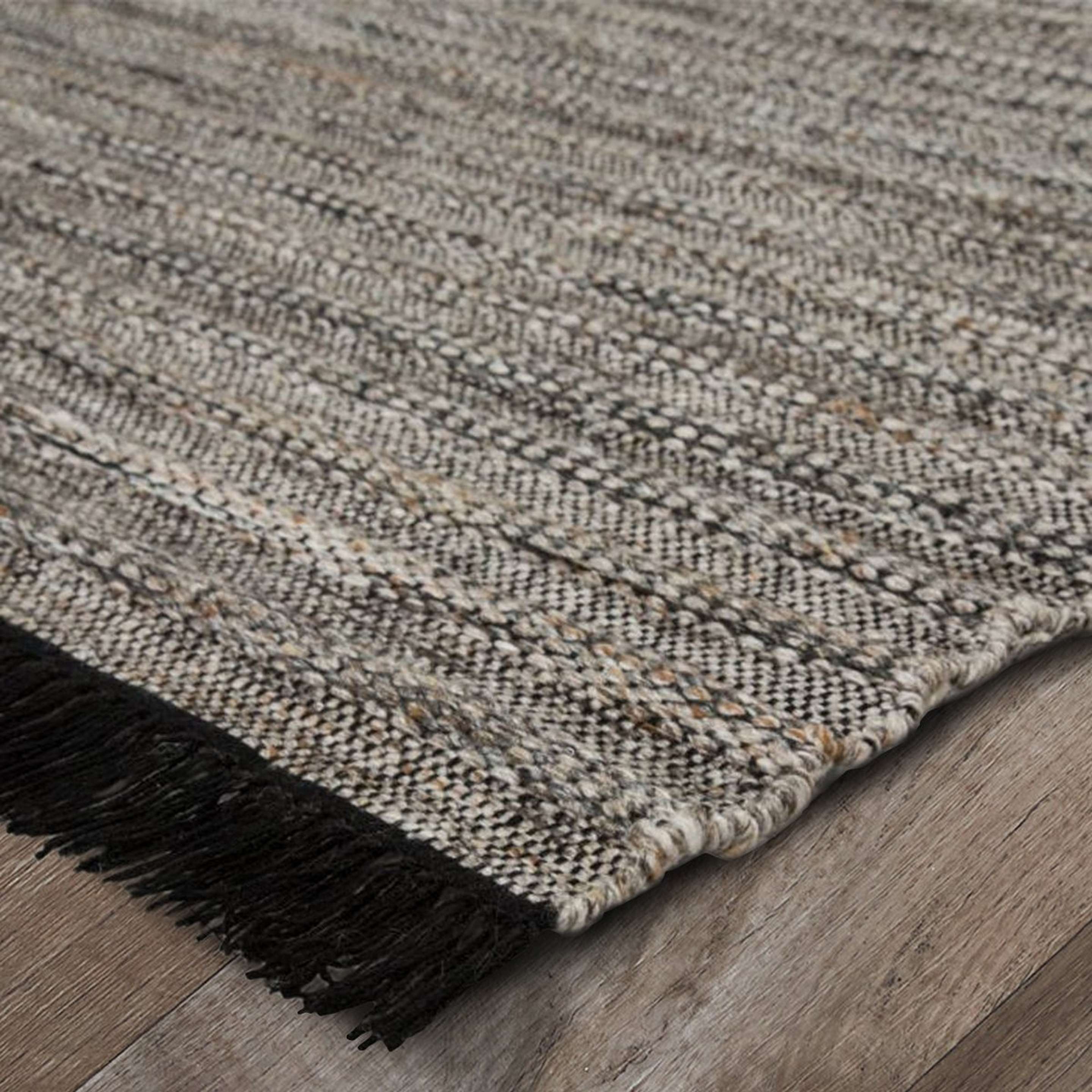 A Arlo Indoor / Outdoor Rug with Black / Cream color