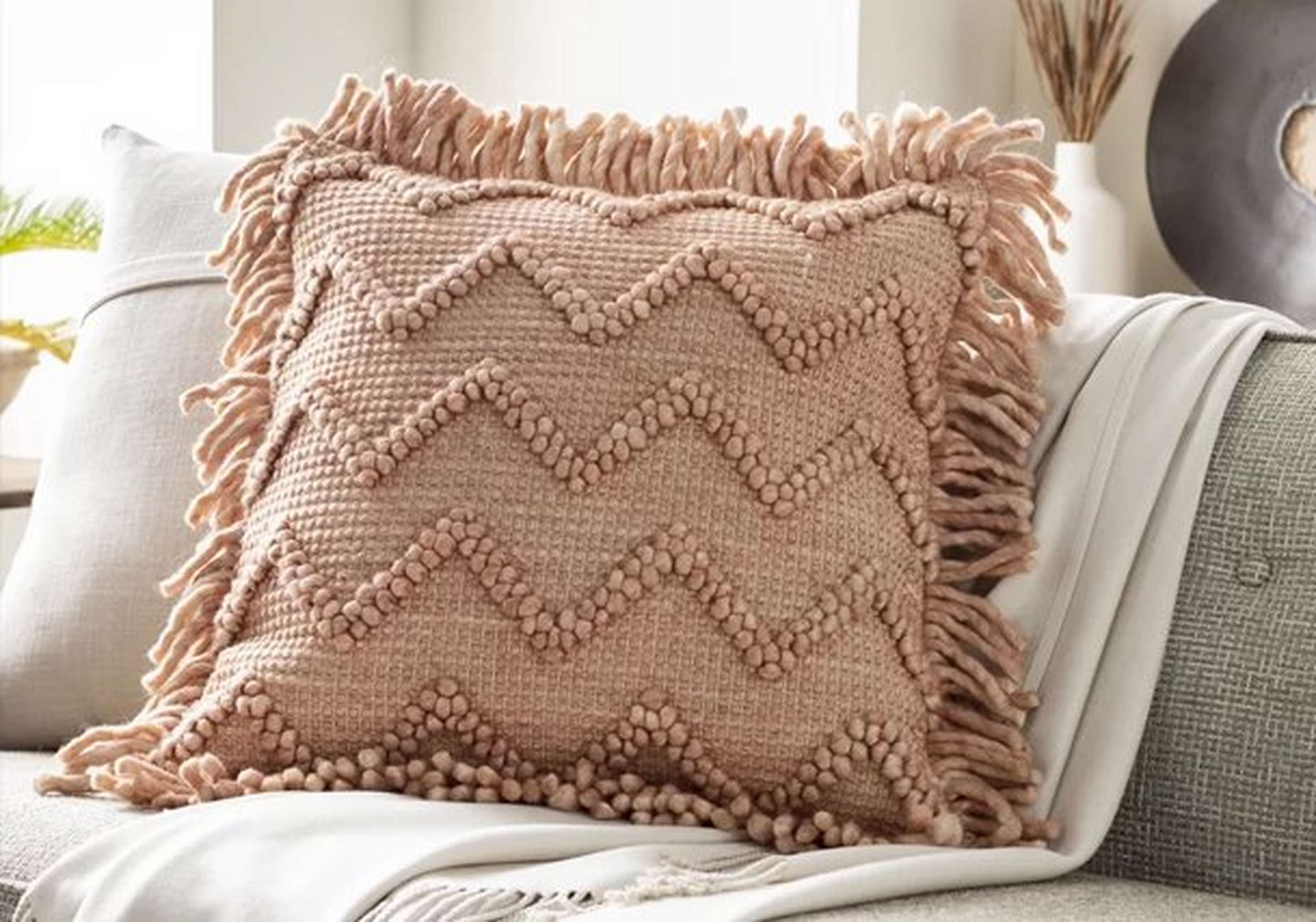Pillows & Throws